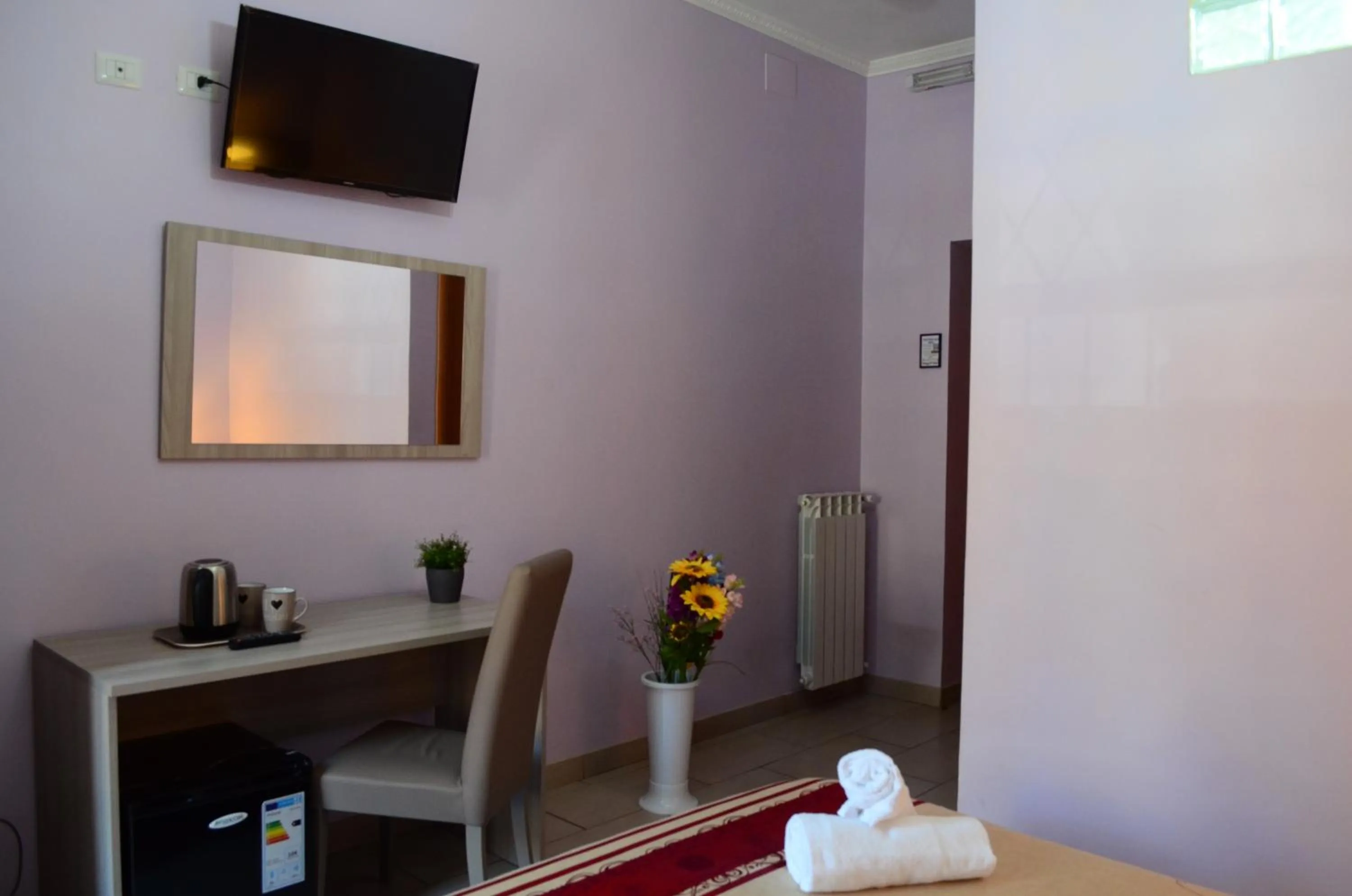 Photo of the whole room in B&B Roma Castle Termini