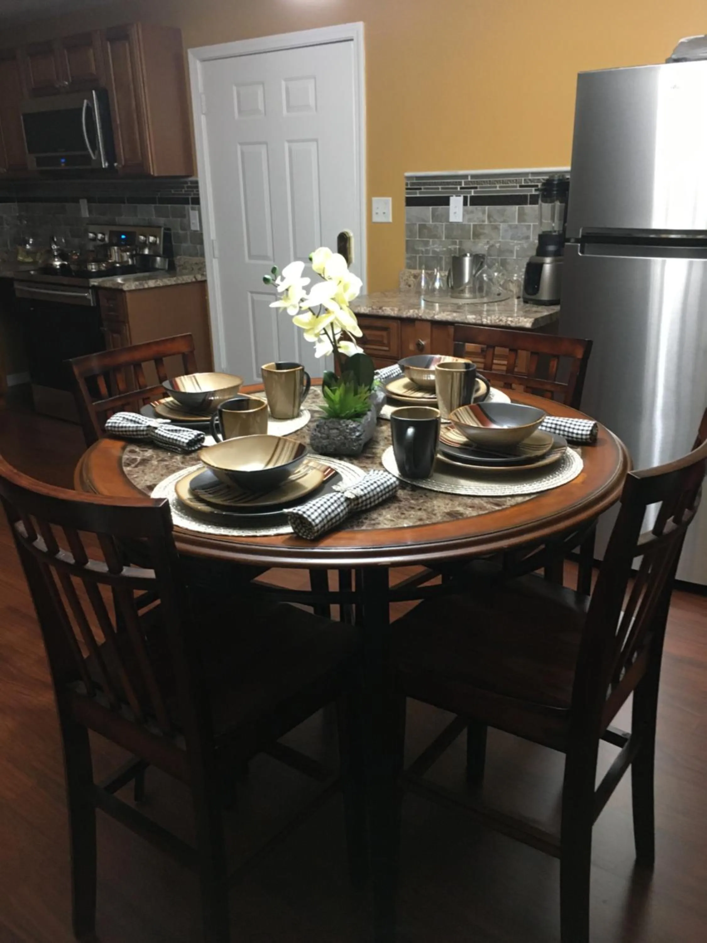 Dining area in Your Midwest Dunes Vacation Tri-State Paradise!