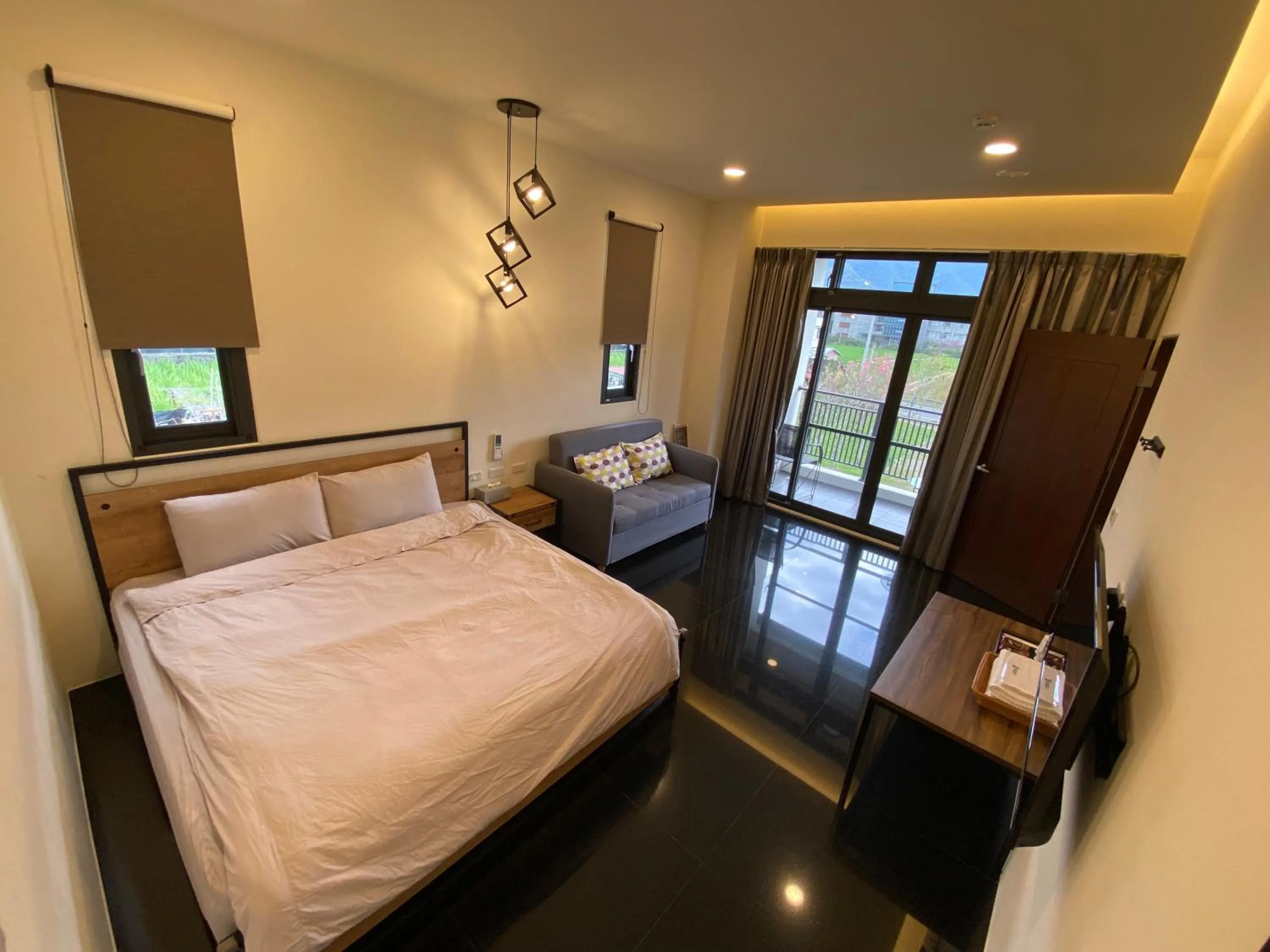 Photo of the whole room, Bed in 晨民宿 Morning Homestay