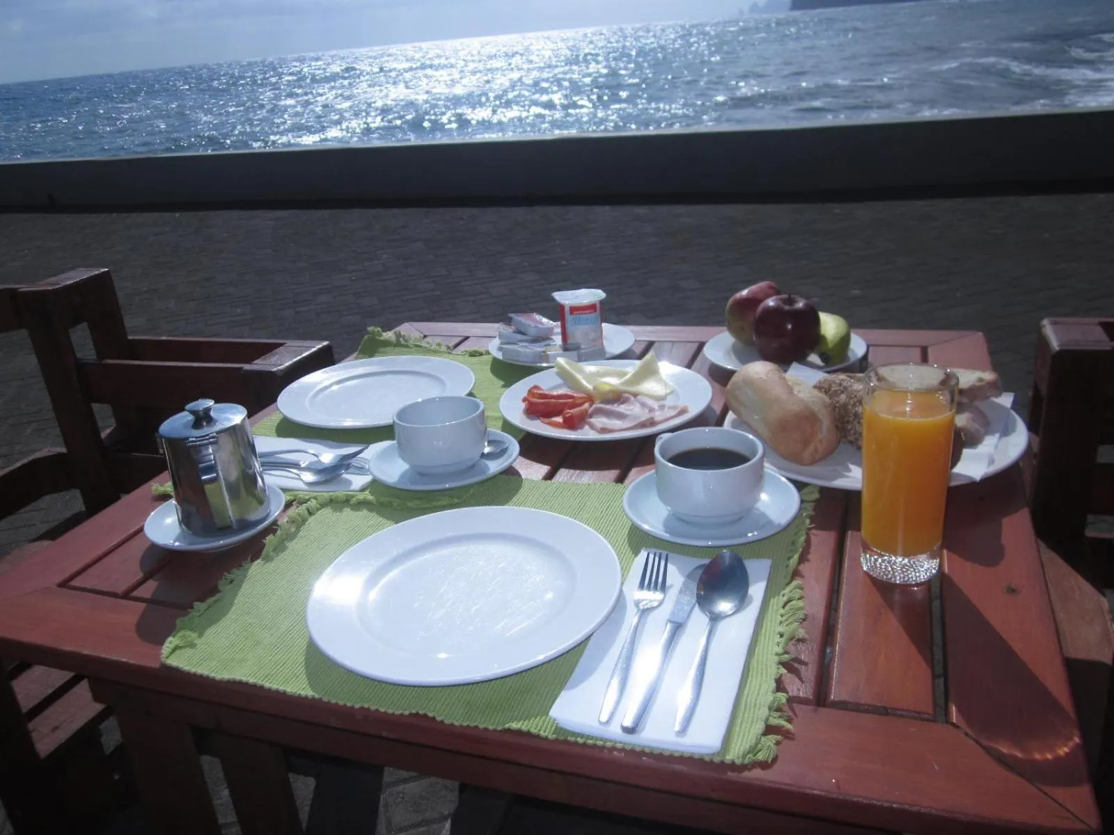 Breakfast in Hotel Vila Bela