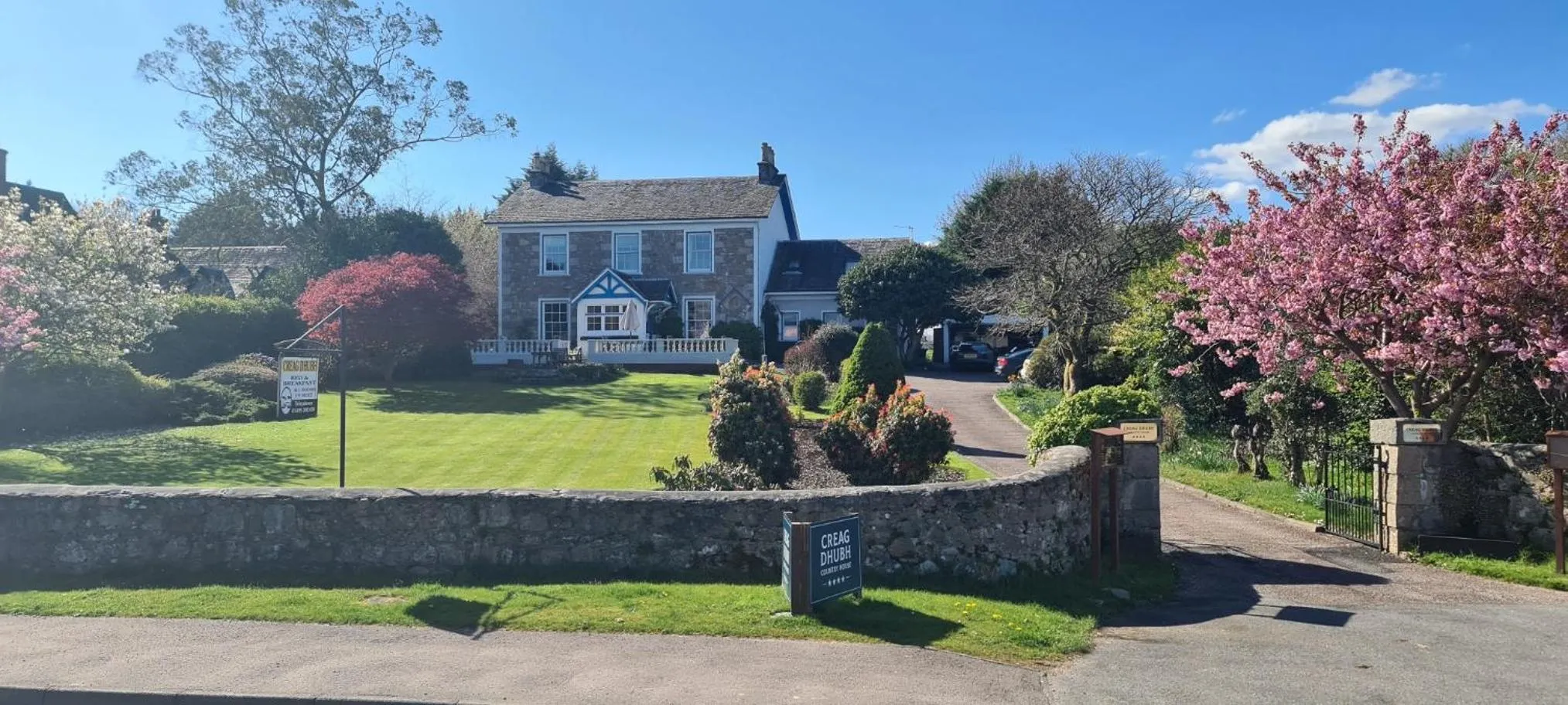 CREAG DHUBH COUNTRY HOUSE
