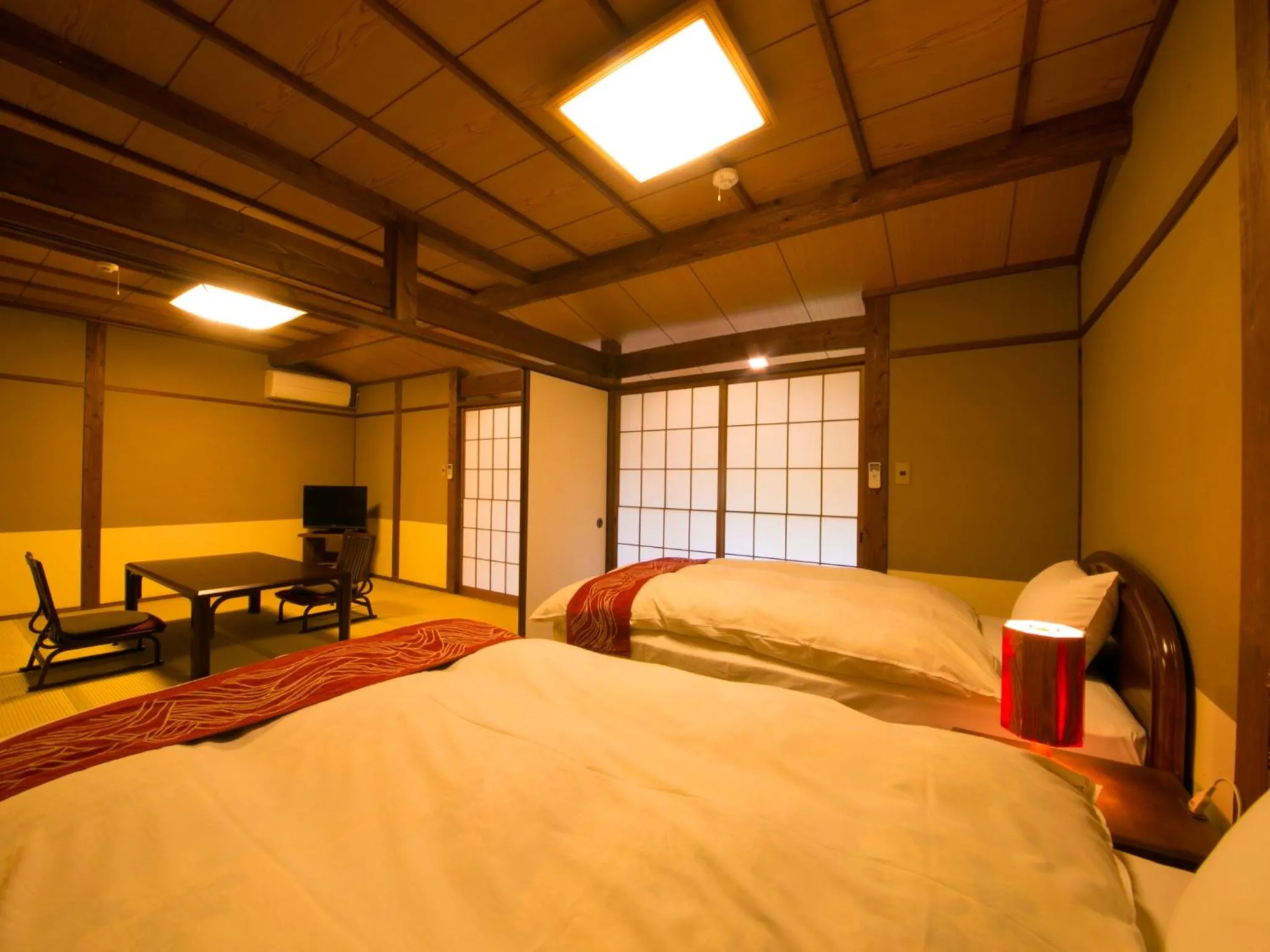 Photo of the whole room, Bed in Yufuin Gettouan