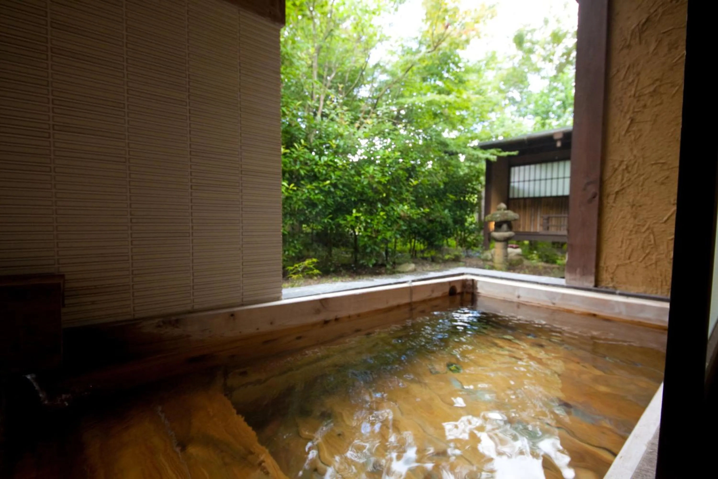 Hot Spring Bath in Yufuin Gettouan