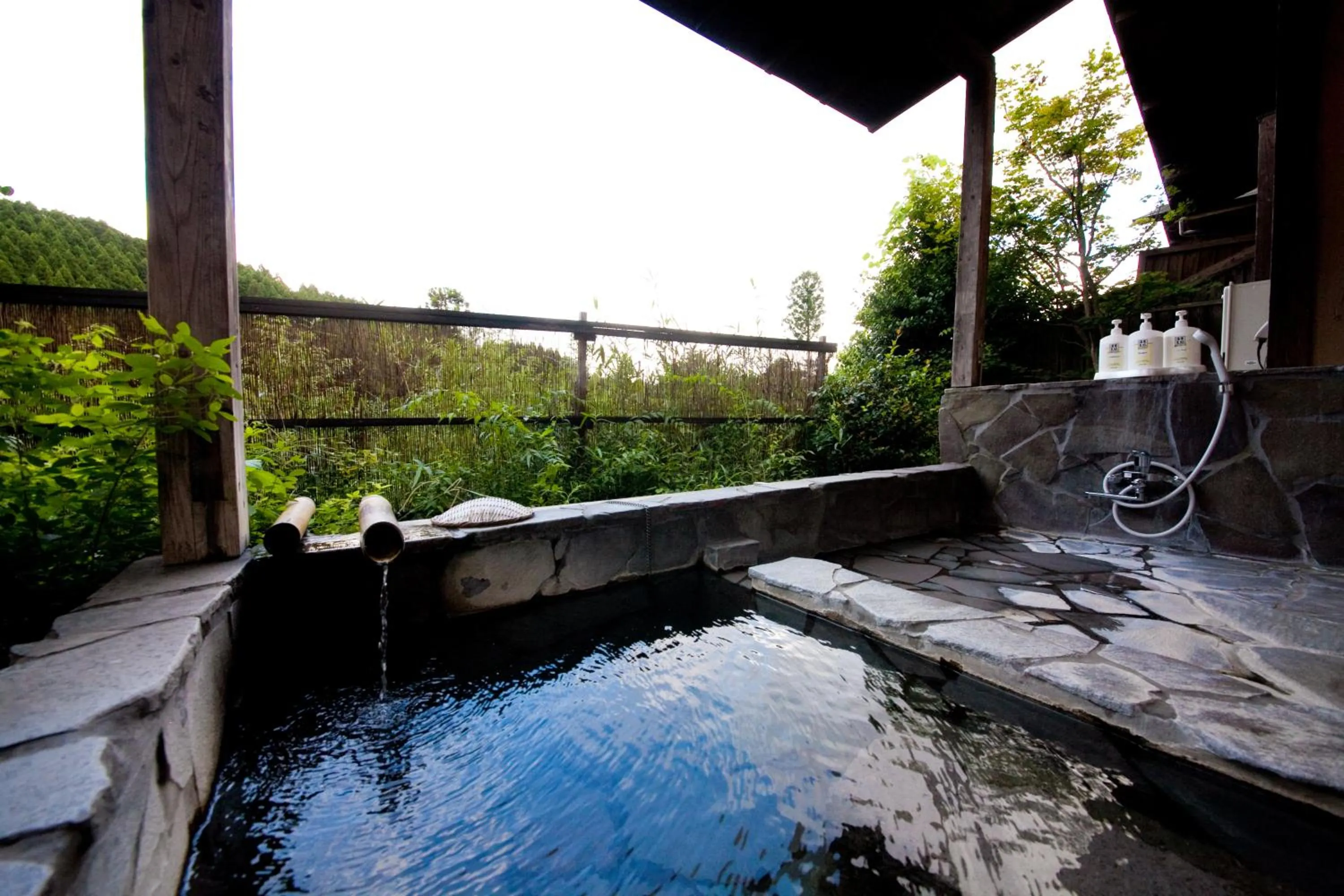 Hot Spring Bath in Yufuin Gettouan