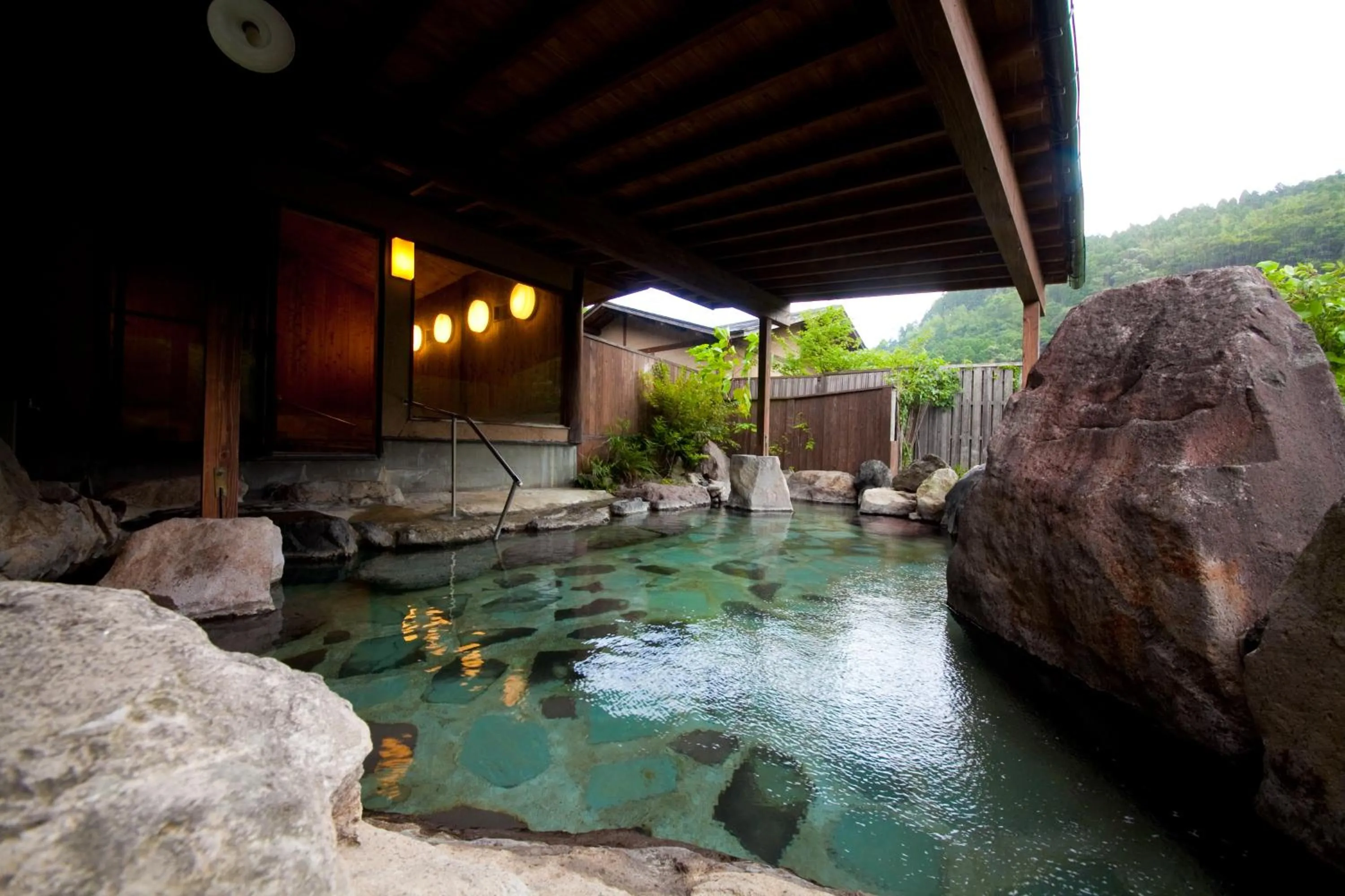 Hot Spring Bath in Yufuin Gettouan