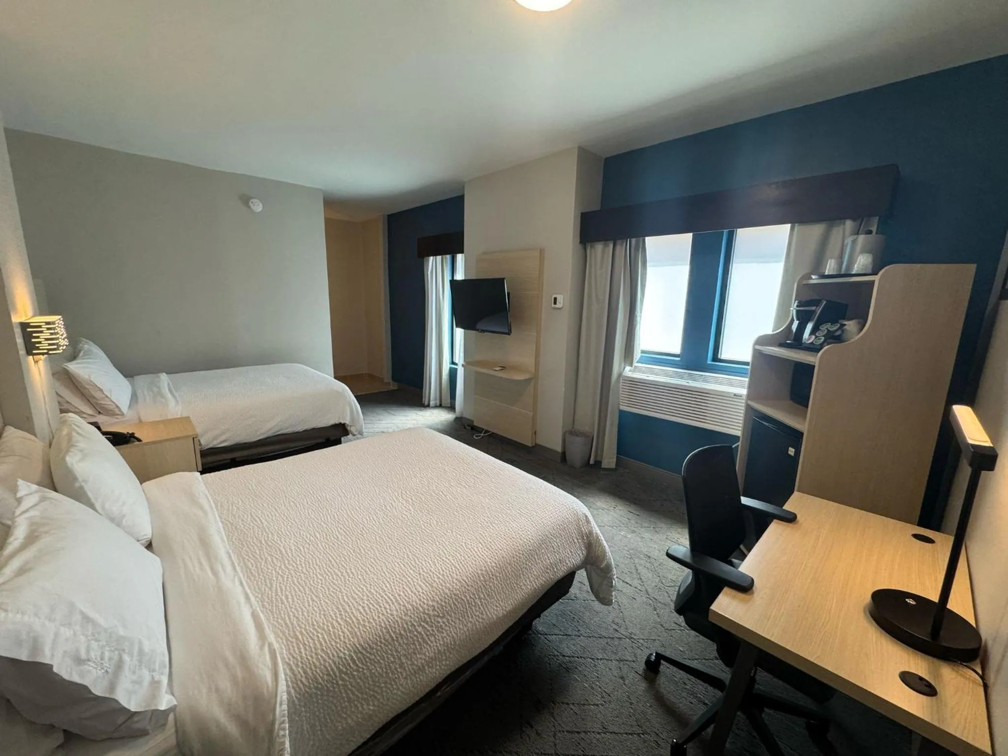 Bed in Holiday Inn Express & Suites - Atlanta Downtown by IHG