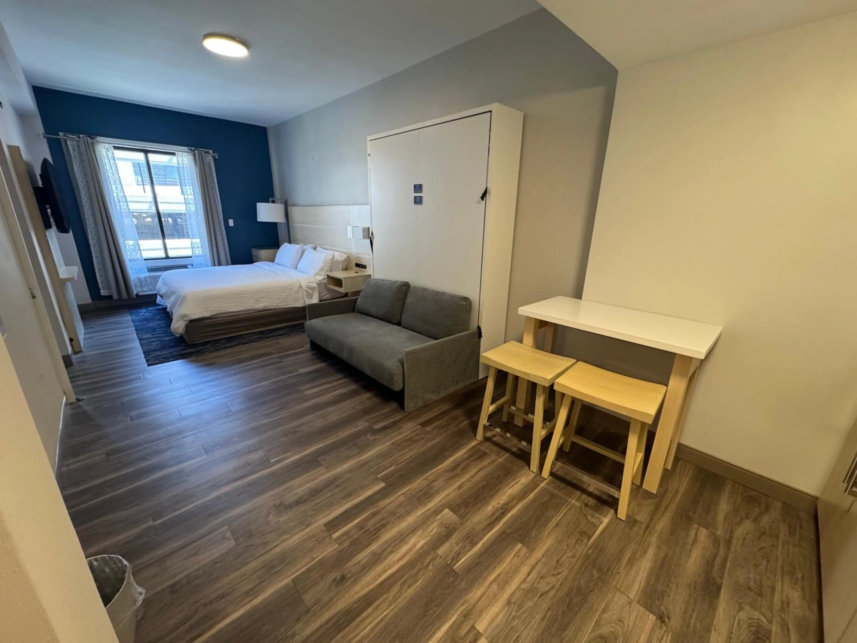 Bed in Holiday Inn Express & Suites - Atlanta Downtown by IHG