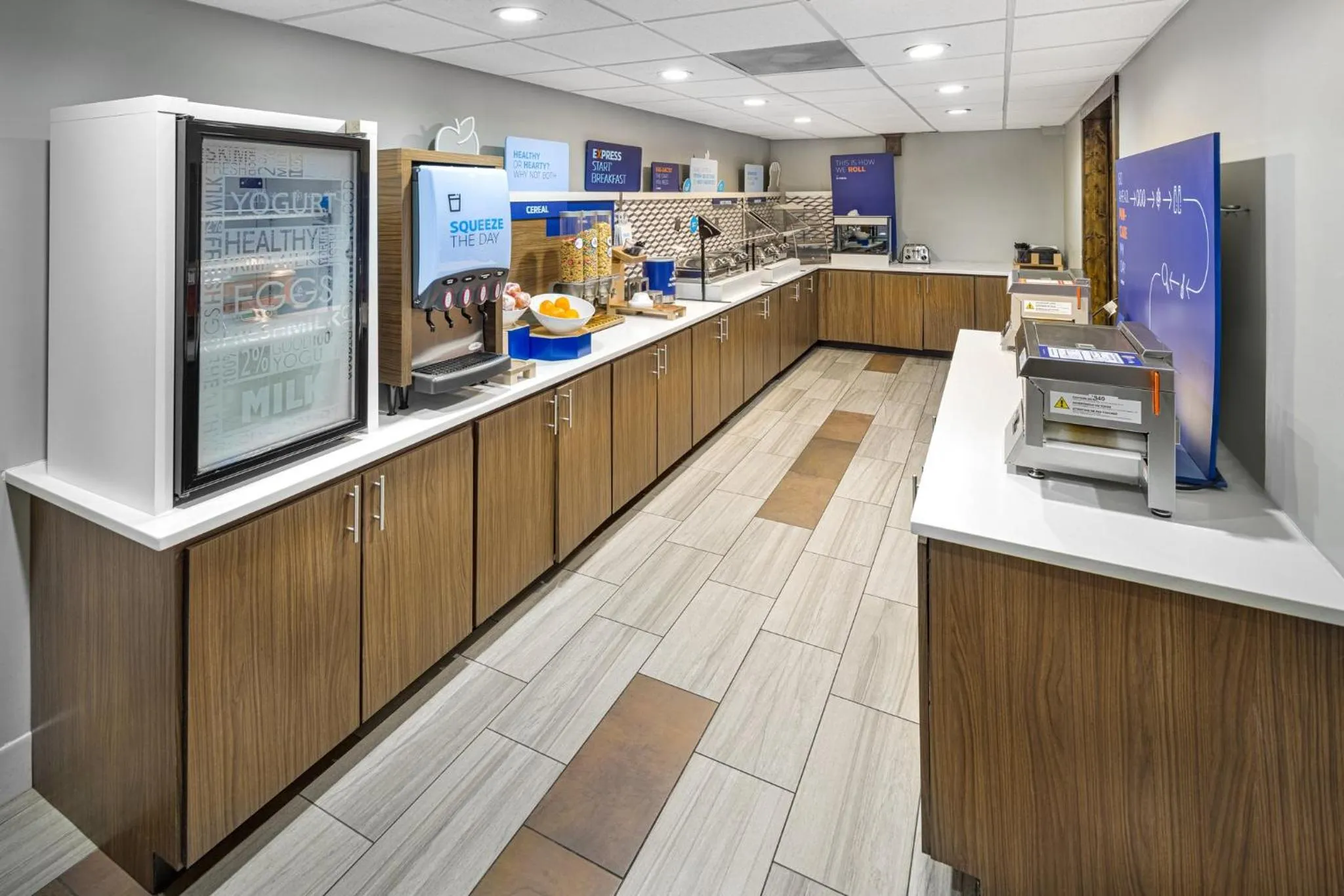 Breakfast in Holiday Inn Express & Suites - Atlanta Downtown by IHG
