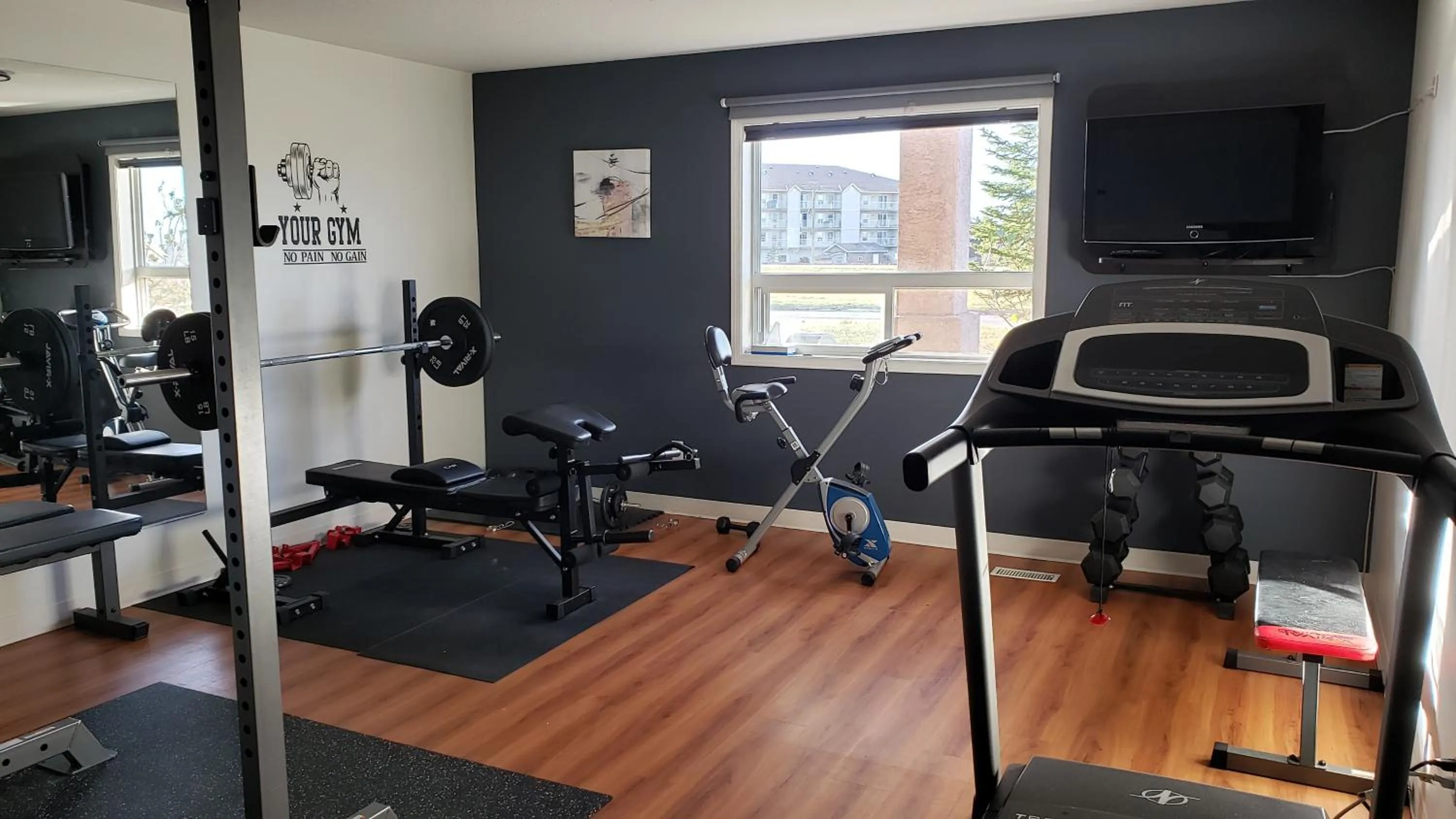 Fitness centre/facilities in Joys Inn Innisfail, AB