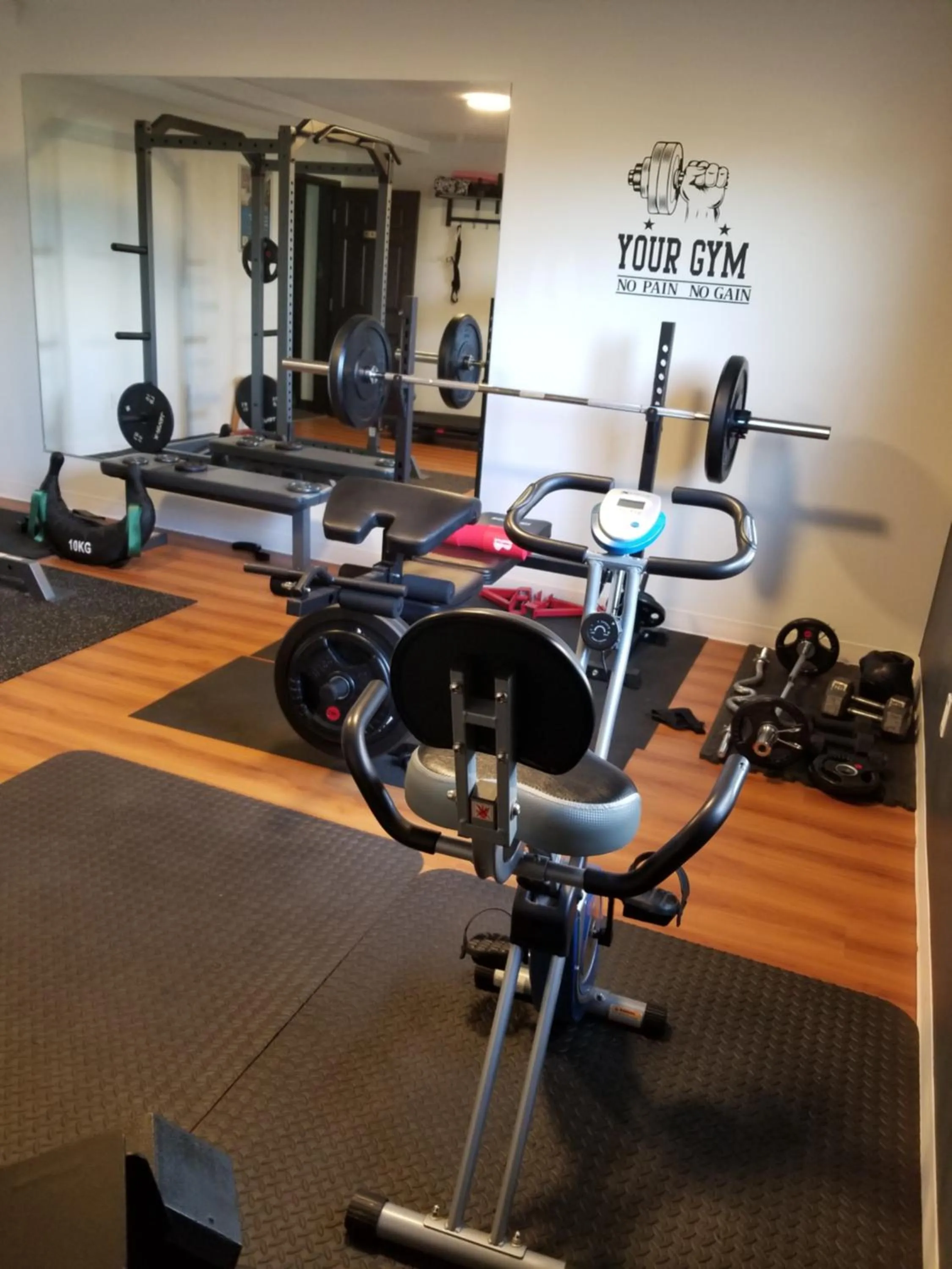 Fitness centre/facilities in Joys Inn Innisfail, AB