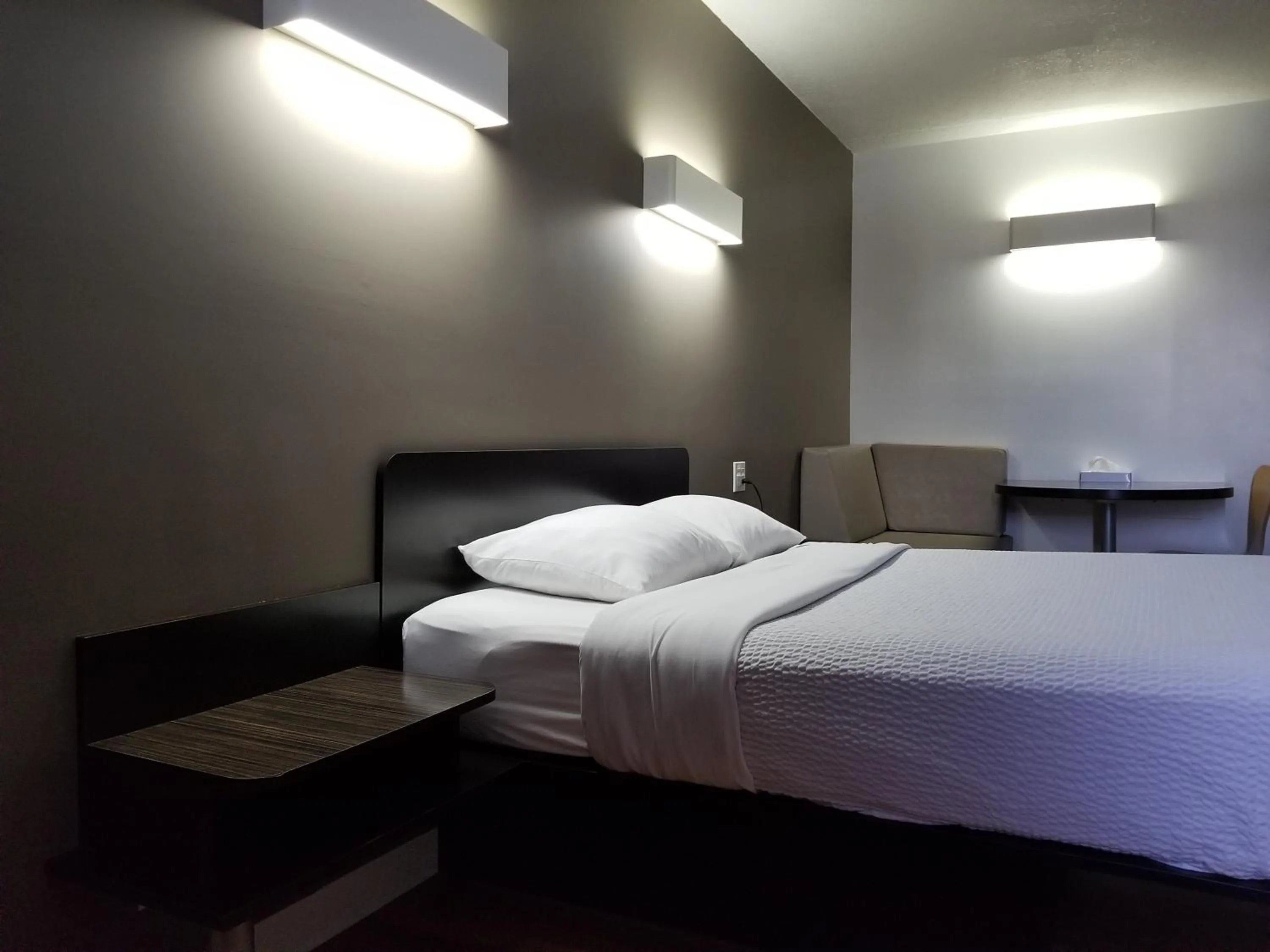 Bed in Joys Inn Innisfail, AB