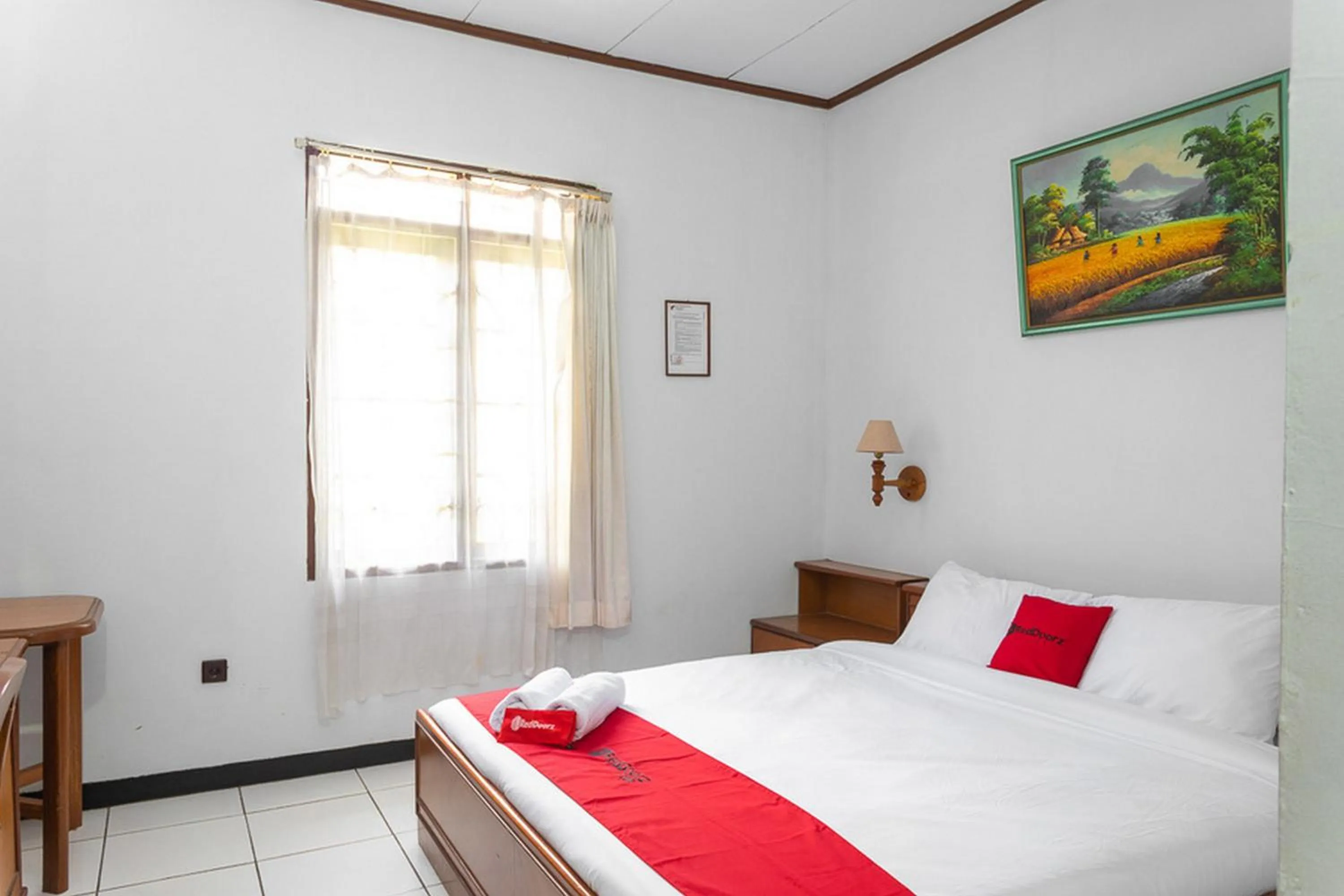 Bedroom, Bed in RedDoorz @ Hotel Damanaka Pangalengan