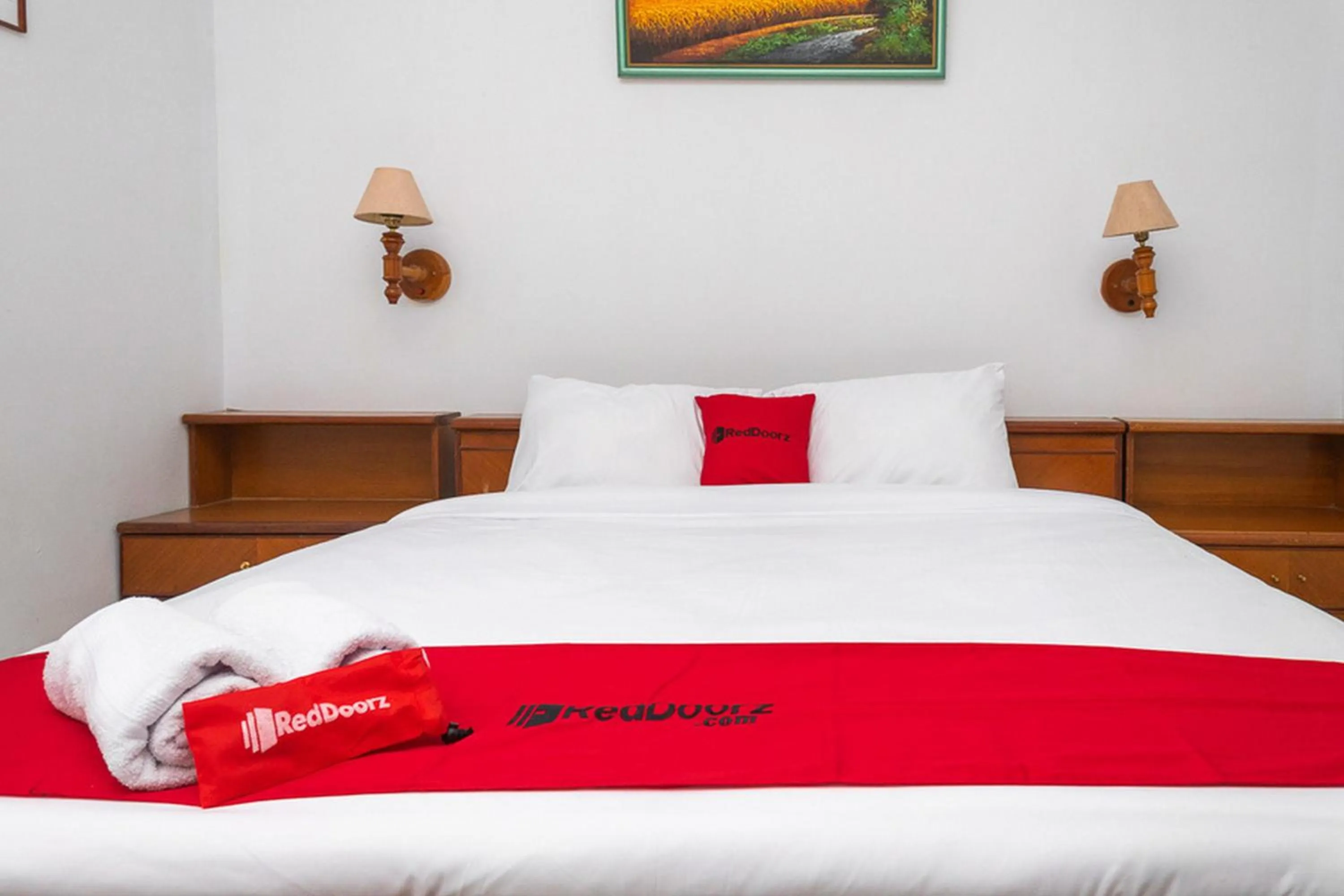 Bedroom, Bed in RedDoorz @ Hotel Damanaka Pangalengan