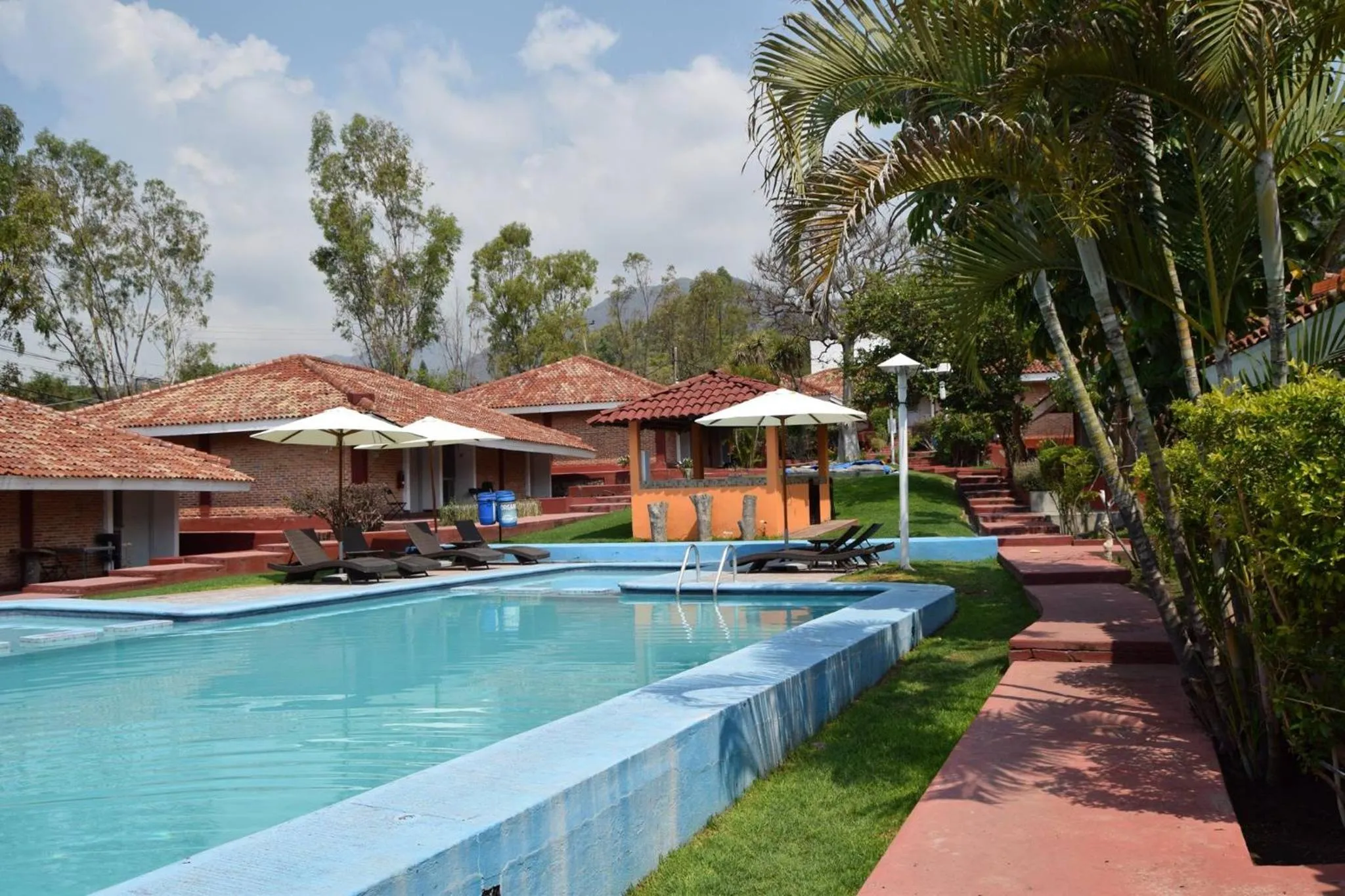 Pool view in Hotel Chapala Country