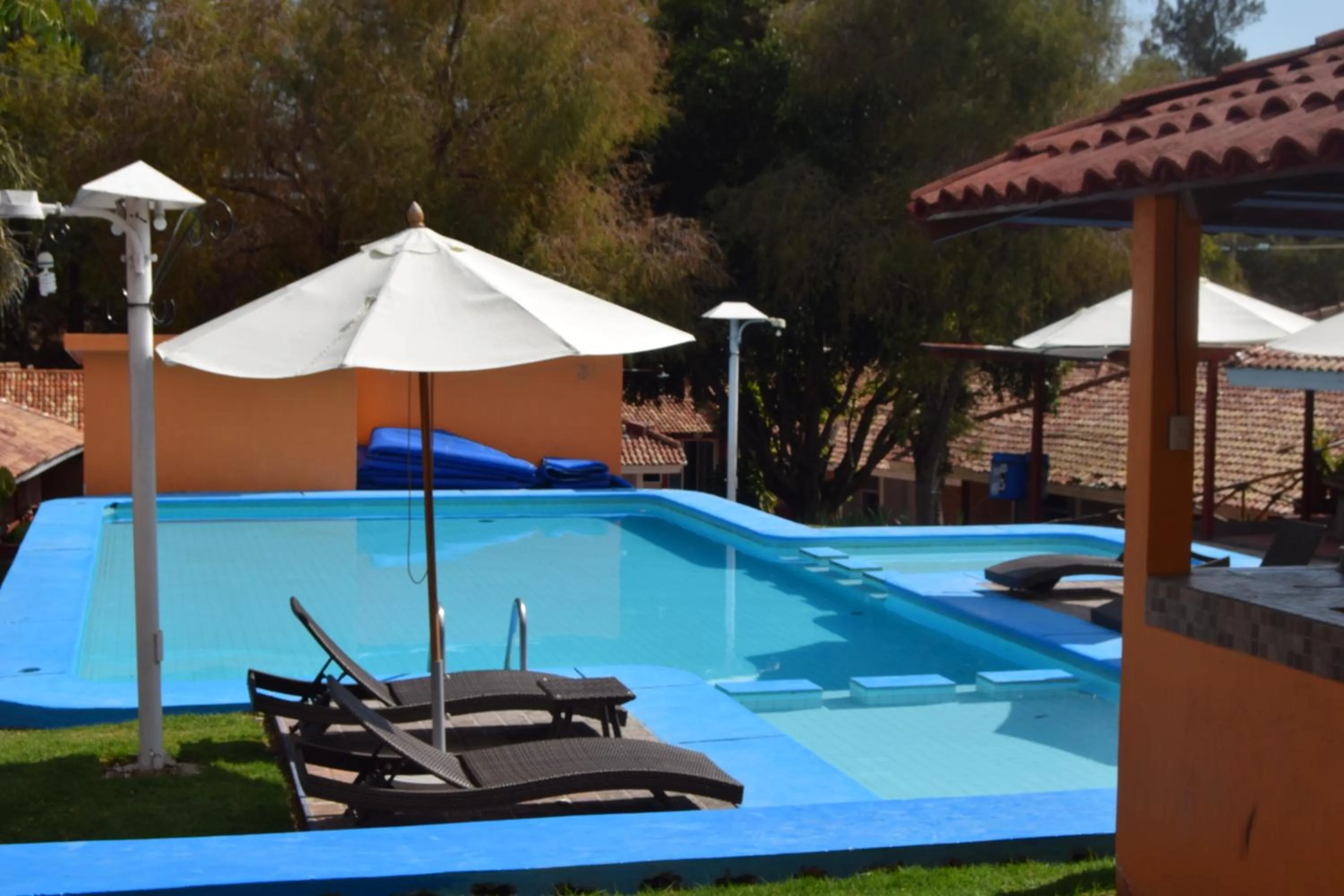 Swimming pool in Hotel Chapala Country