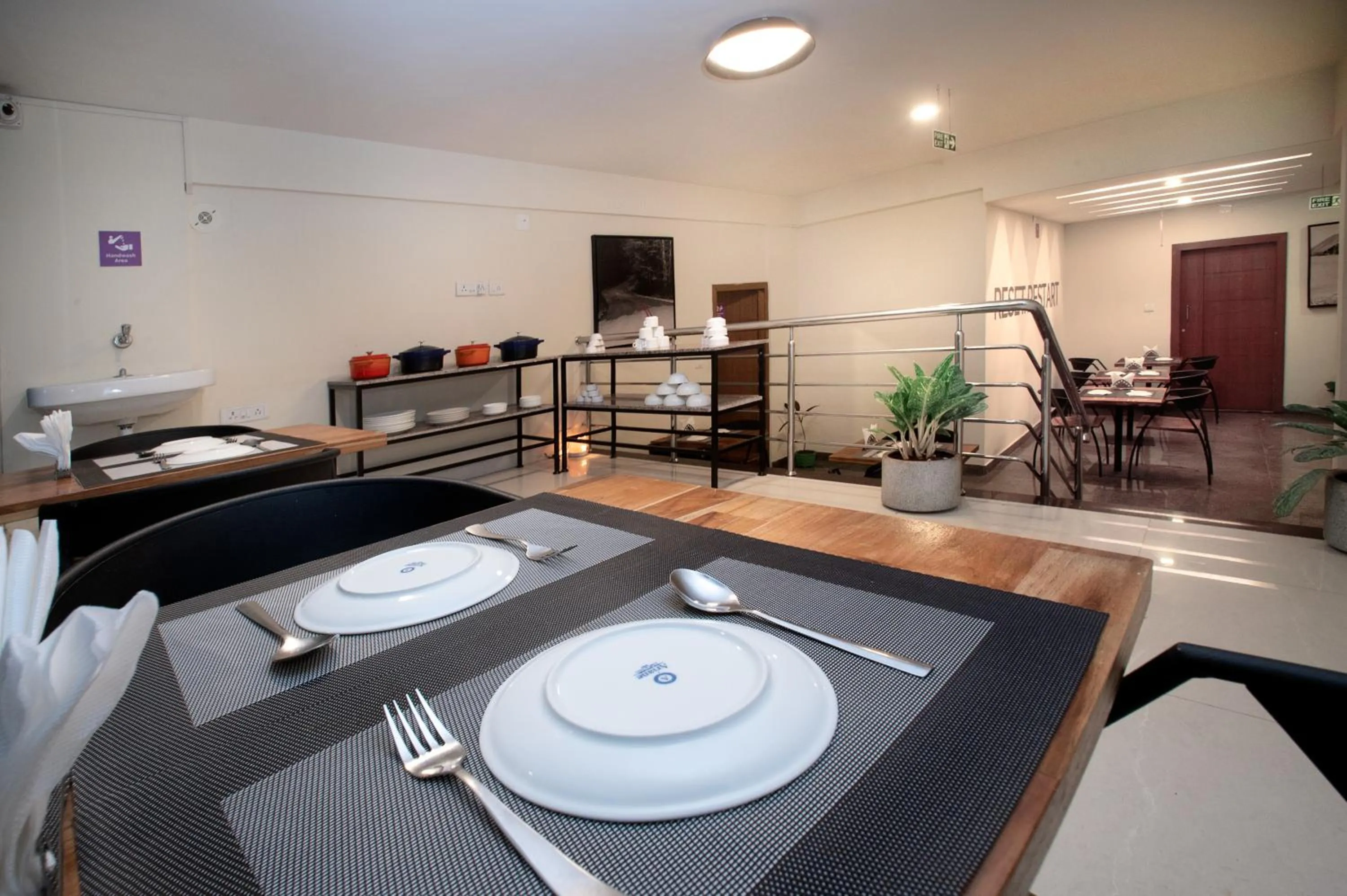 Restaurant/places to eat in Purple Cloud Urban