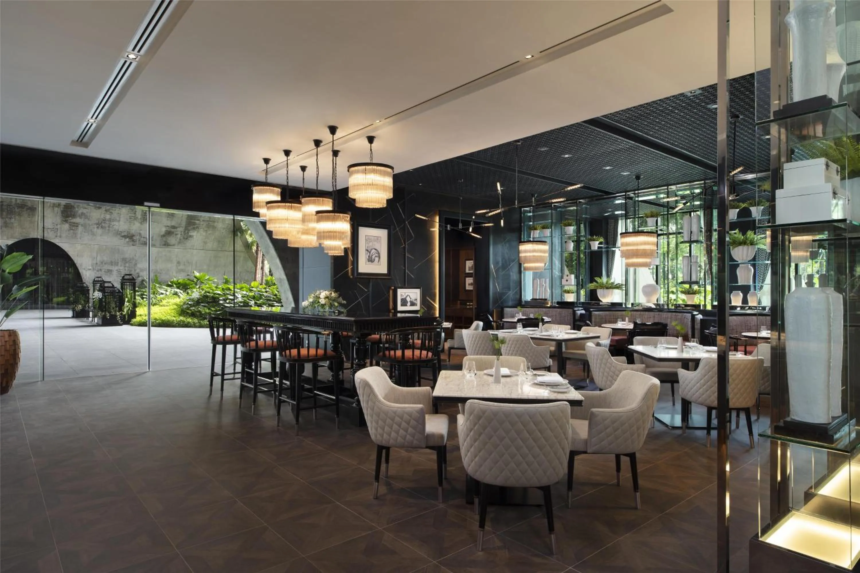 Restaurant/places to eat in Sindhorn Kempinski Hotel Bangkok