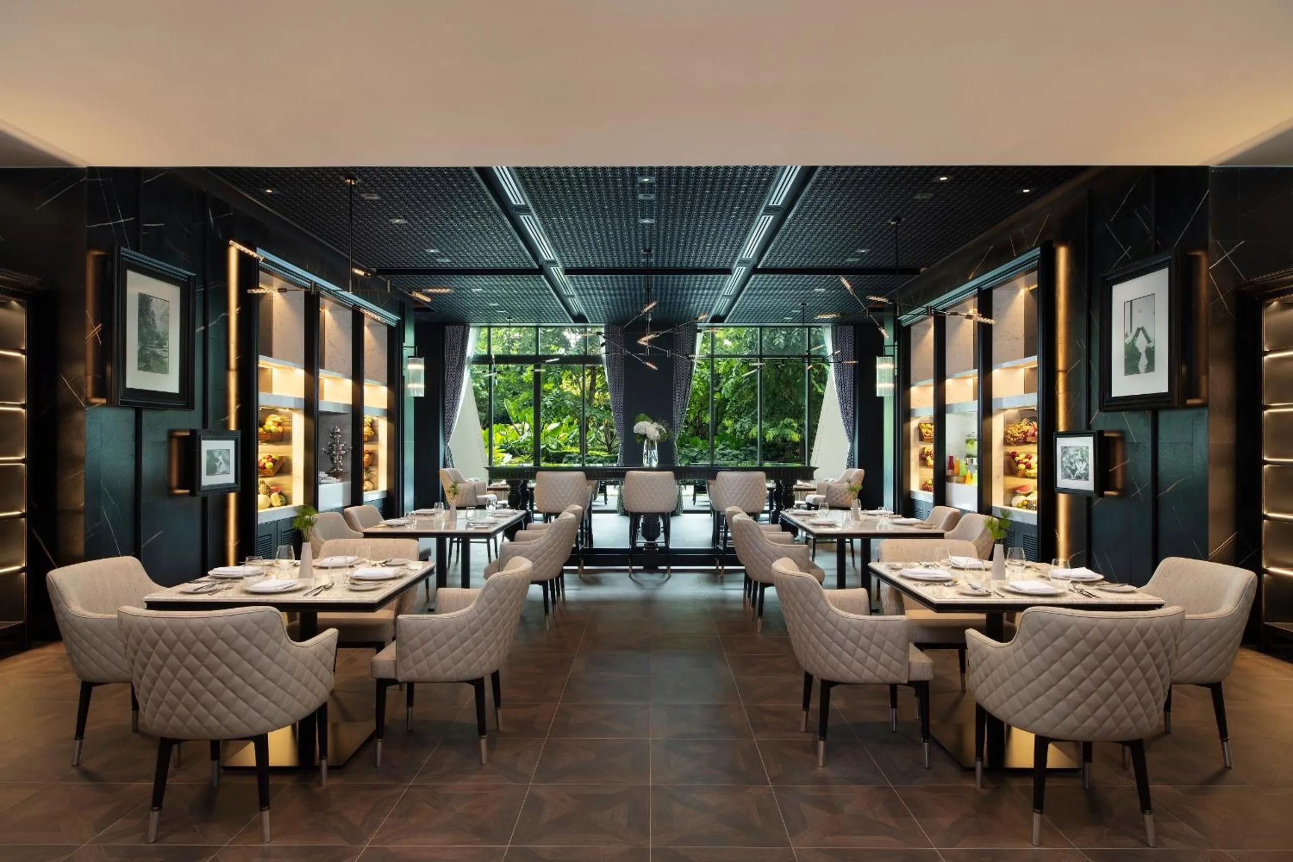 Restaurant/places to eat in Sindhorn Kempinski Hotel Bangkok