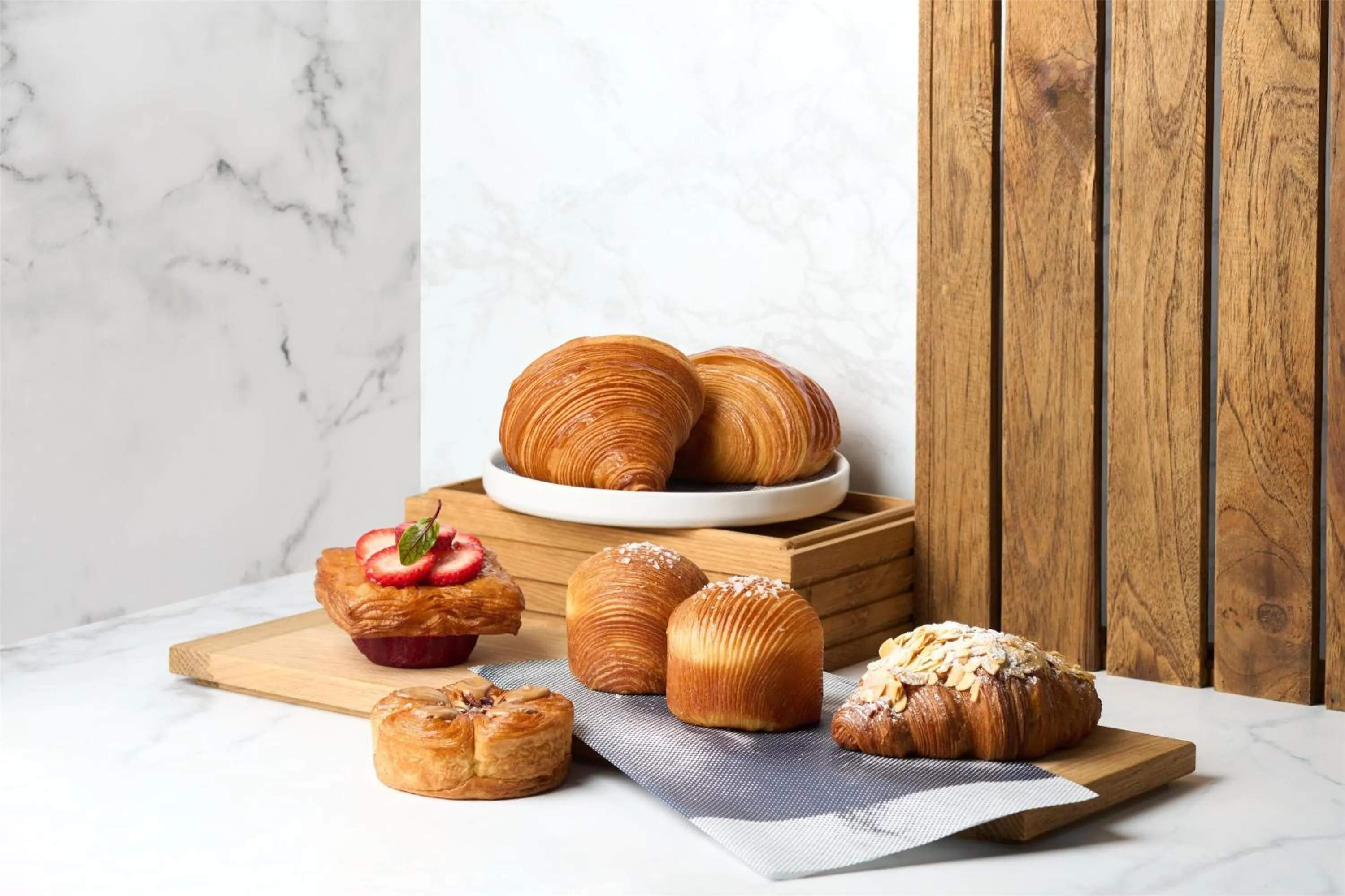 Restaurant/places to eat in Sindhorn Kempinski Hotel Bangkok