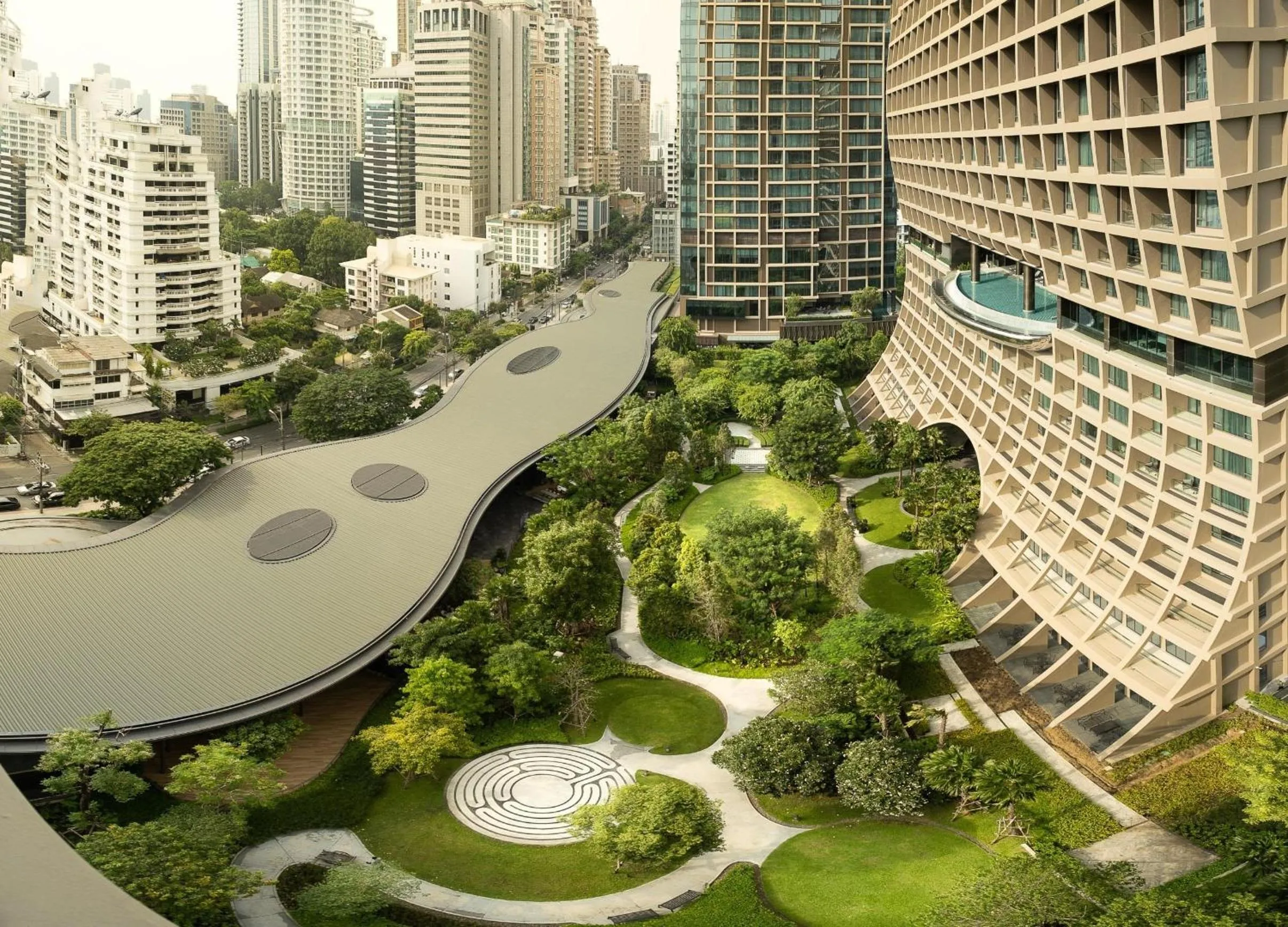 Property building in Sindhorn Kempinski Hotel Bangkok