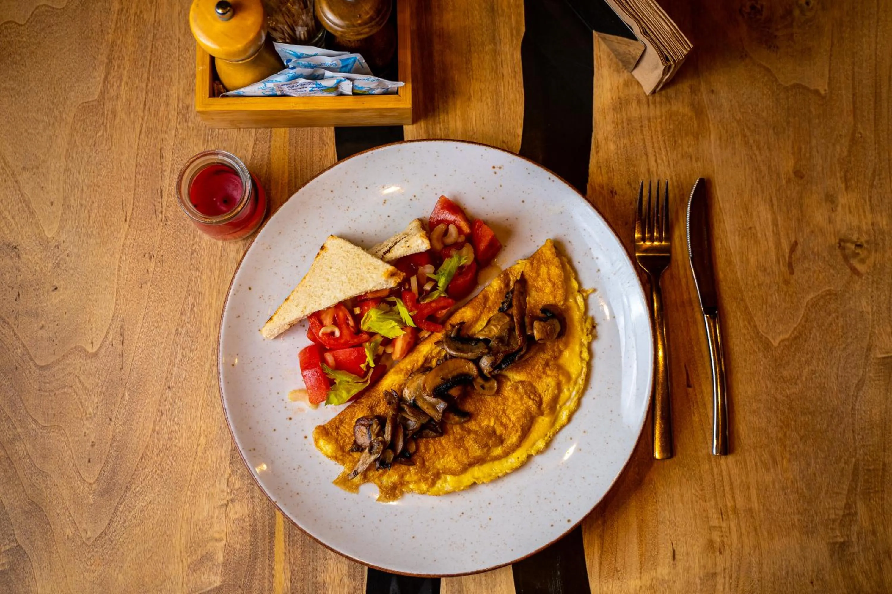 Restaurant/places to eat in Utopia Forest