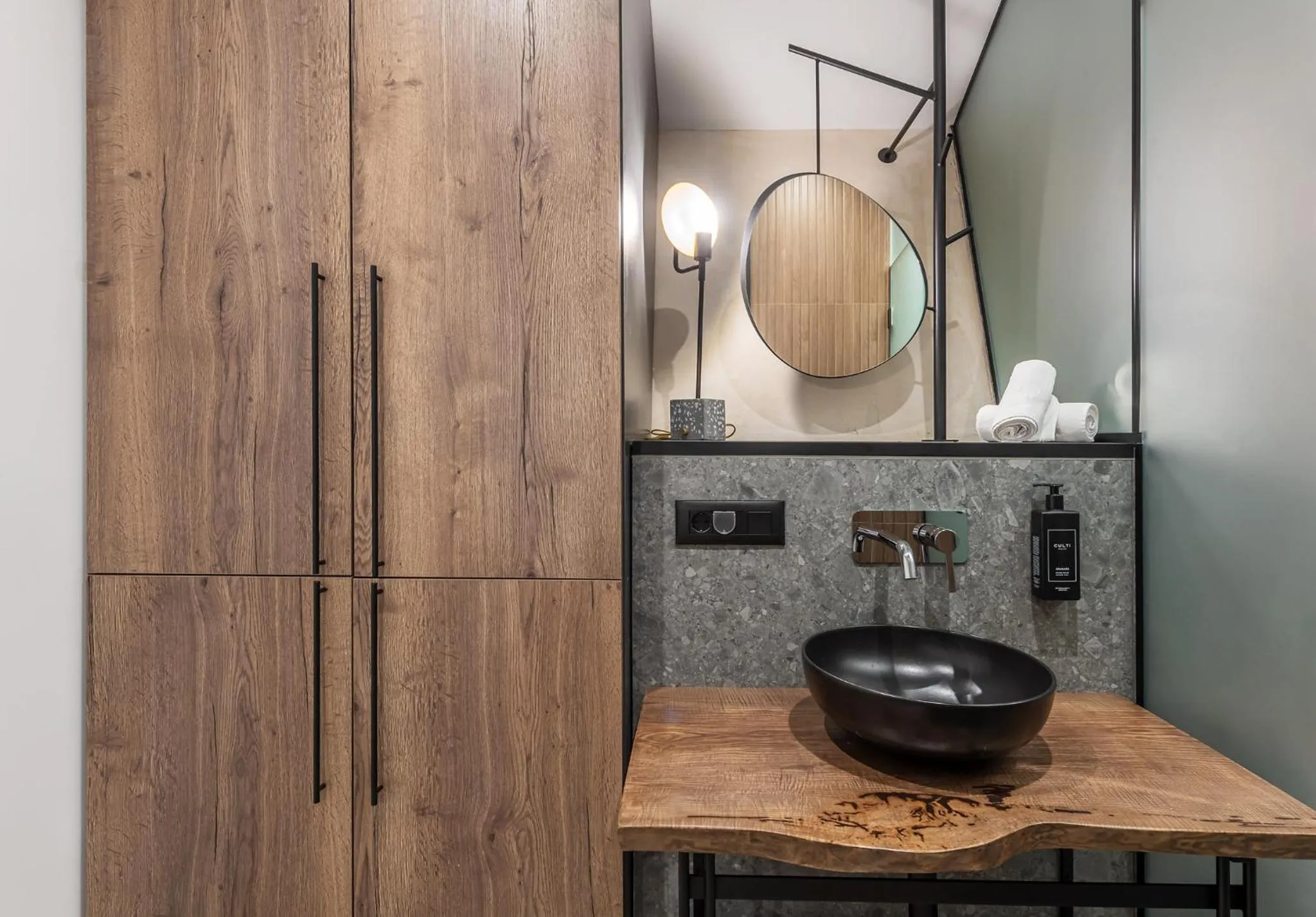 Shower in Utopia Forest