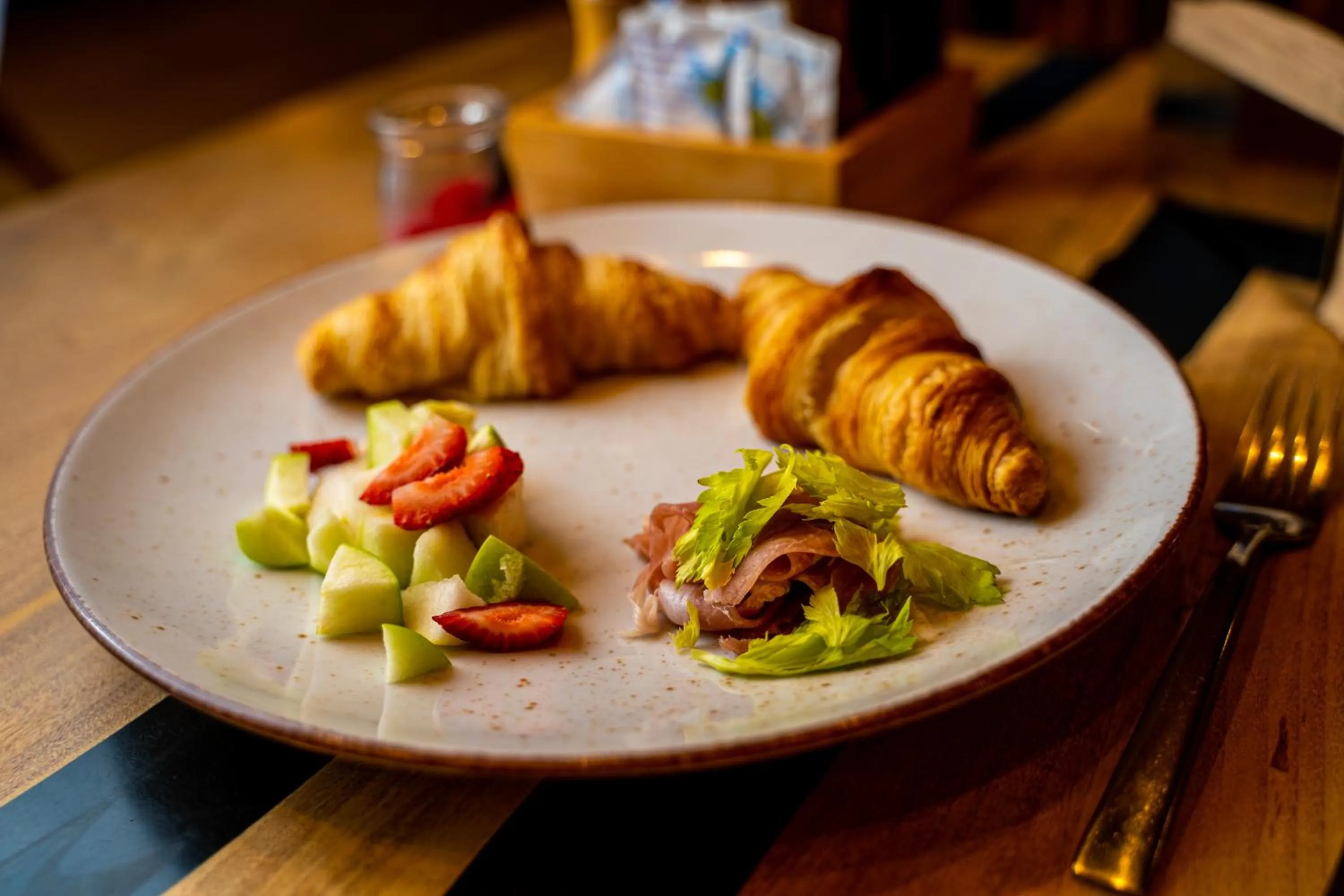 Restaurant/places to eat in Utopia Forest