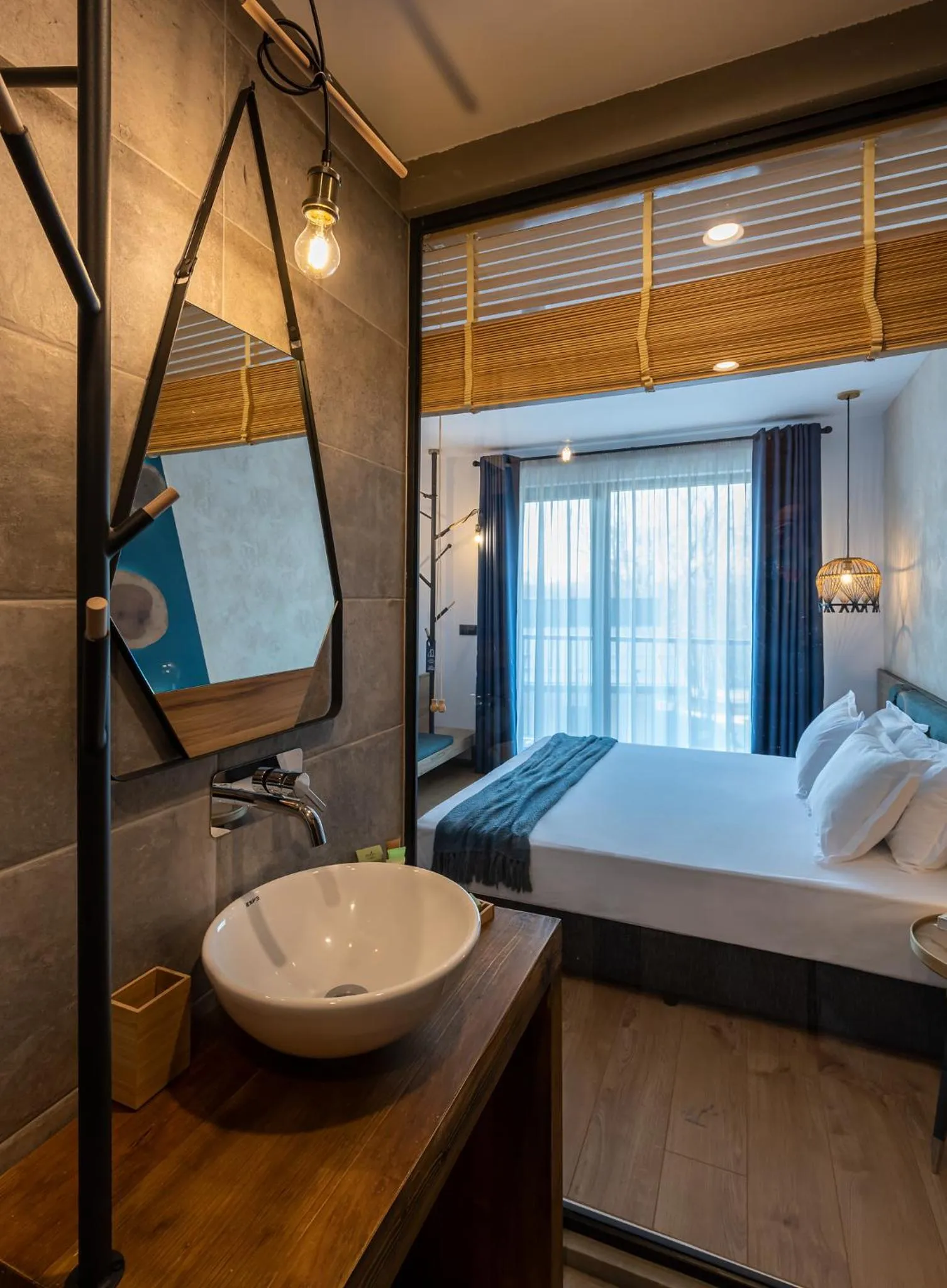 Bathroom, Bed in Utopia Forest