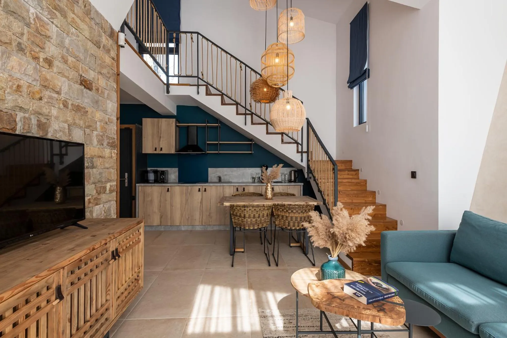 Photo of the whole room in Utopia Forest