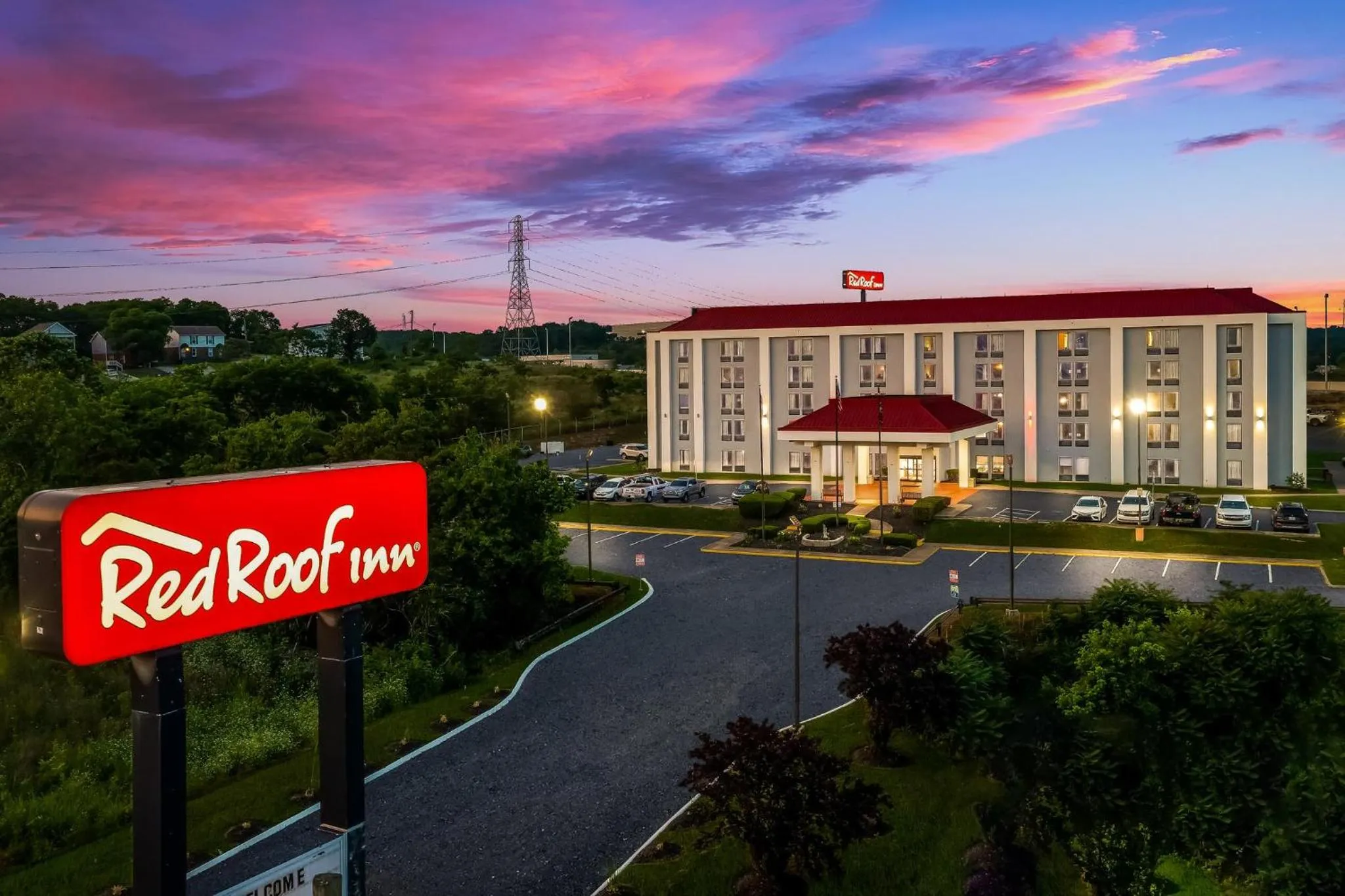 Property building in Red Roof Inn Nashville - Music City