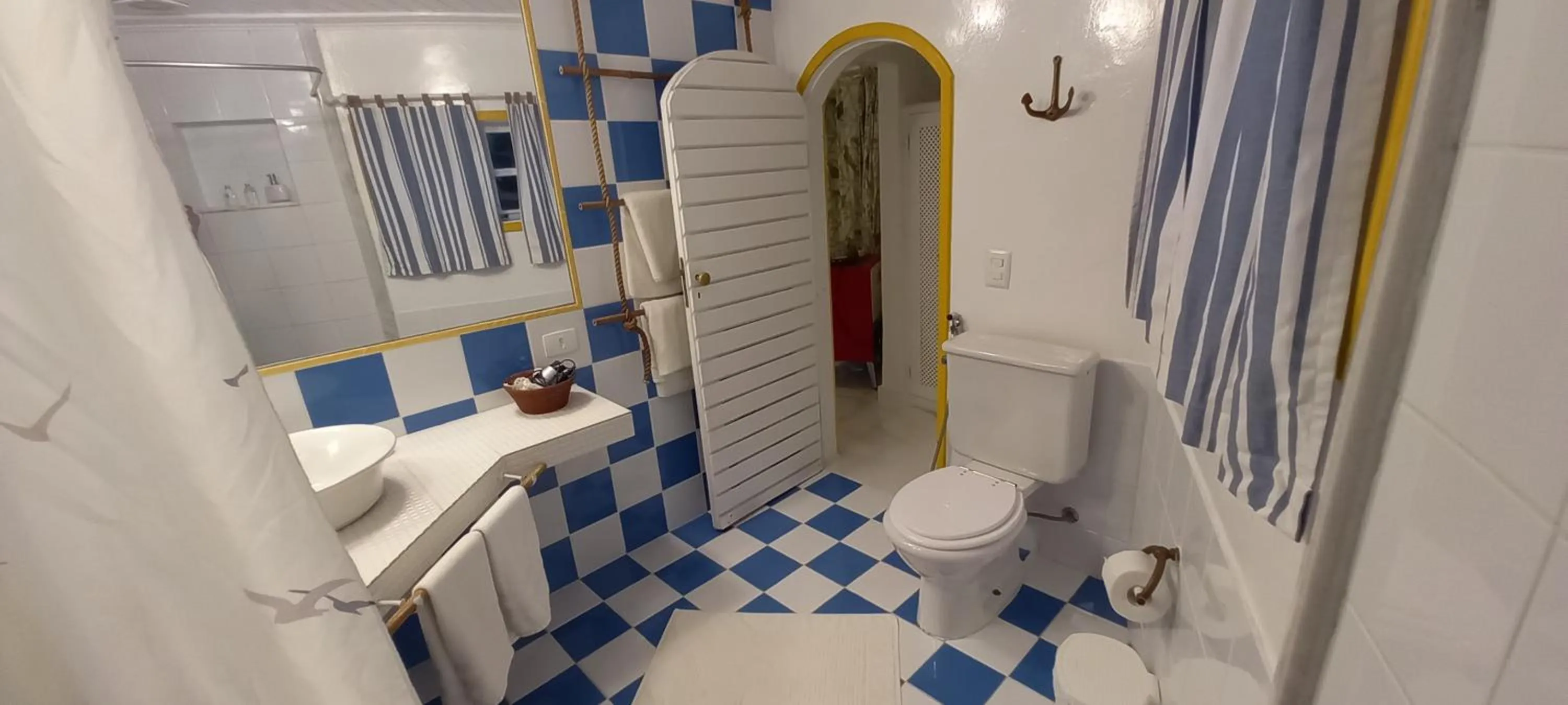 Toilet in Pousada Mestre Augusto