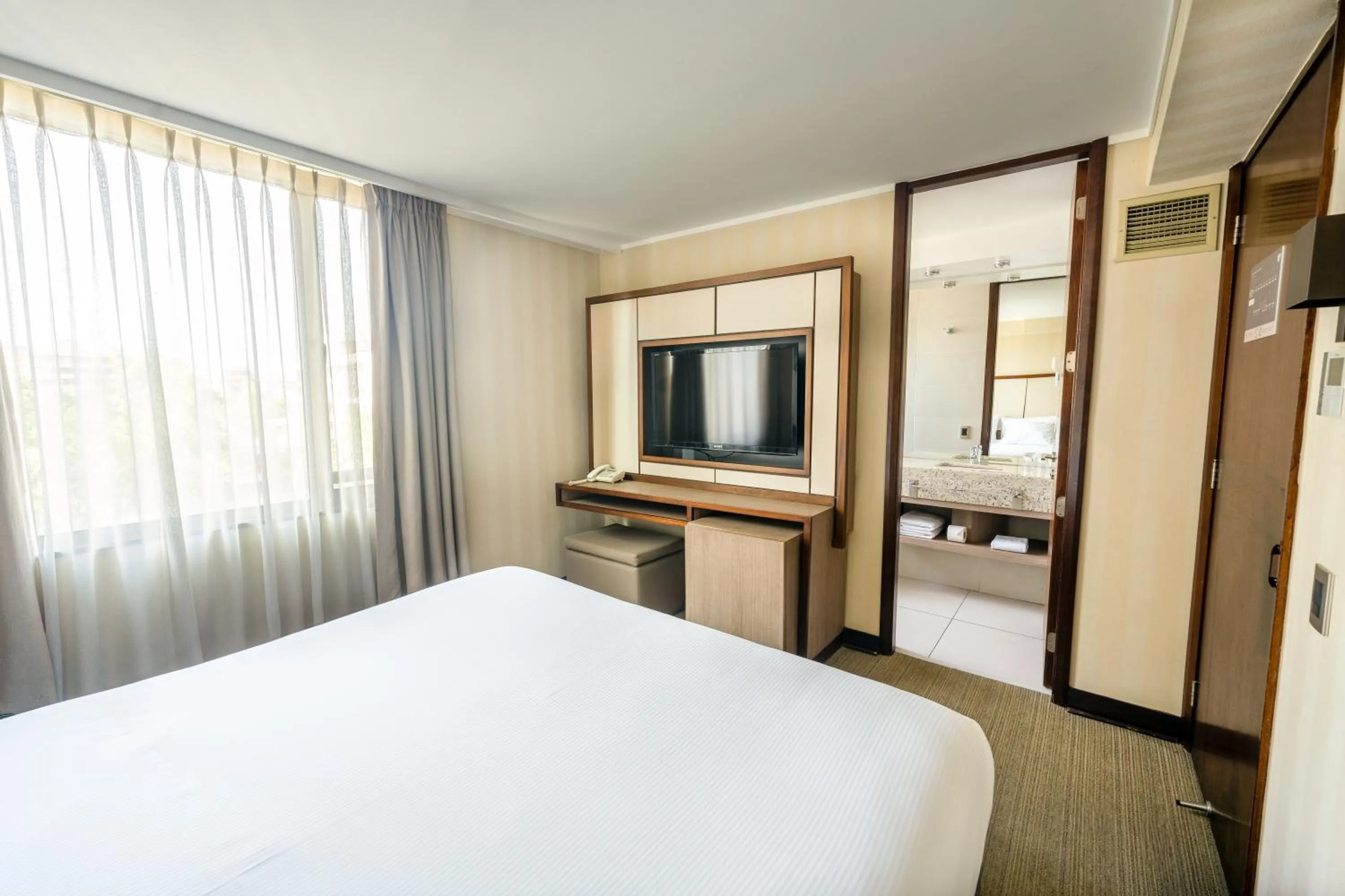 Bedroom, Bed in abba Presidente Suites Santiago