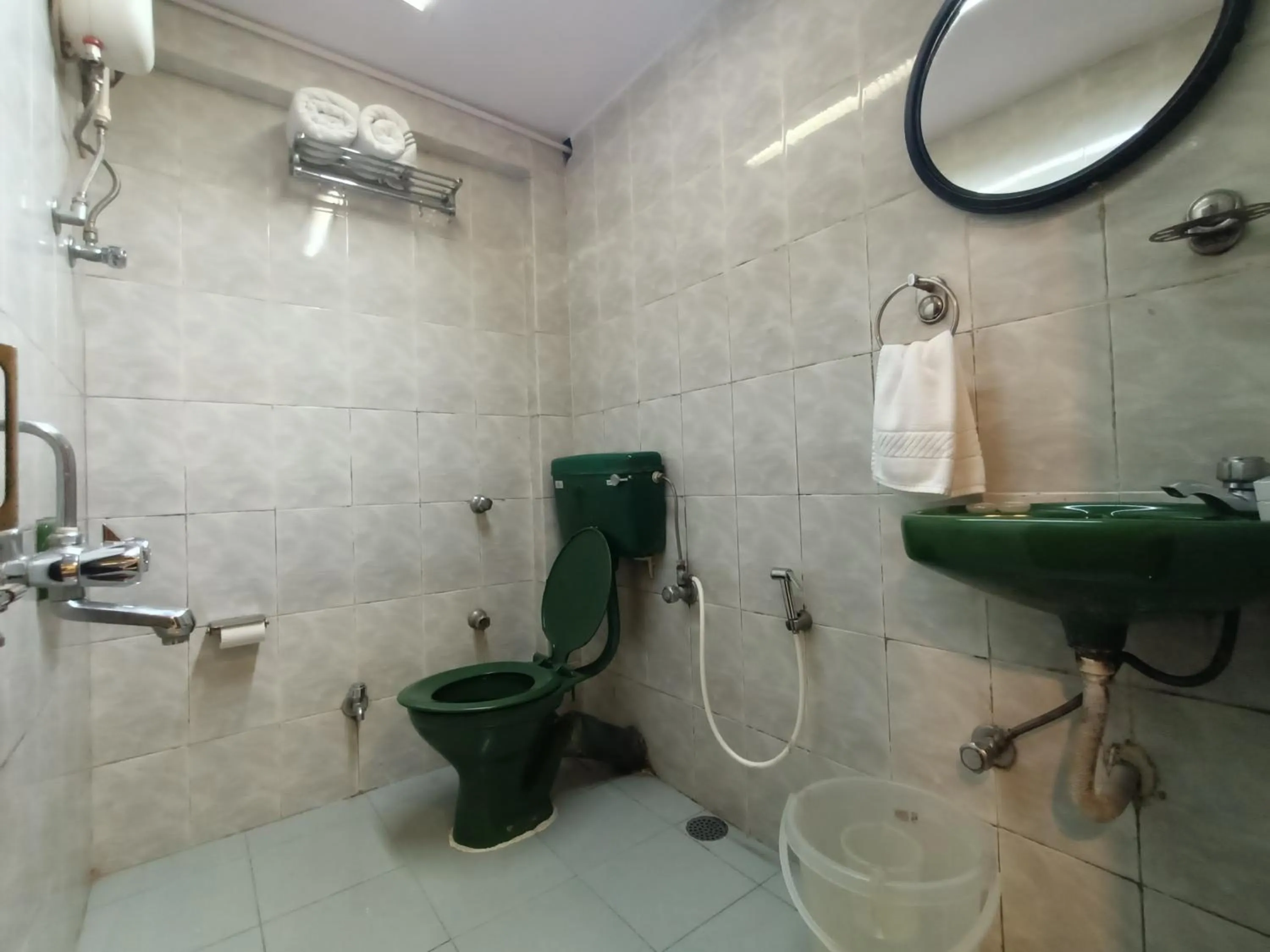 Shower in Hotel Highway Inn Andheri East