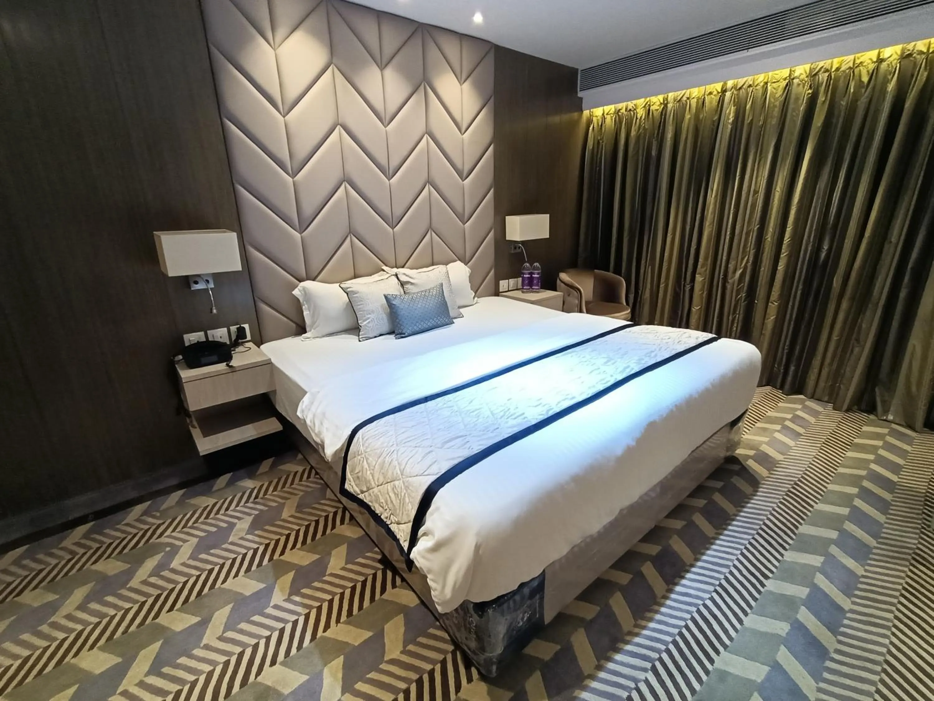 Photo of the whole room, Bed in Hotel Highway Inn Andheri East