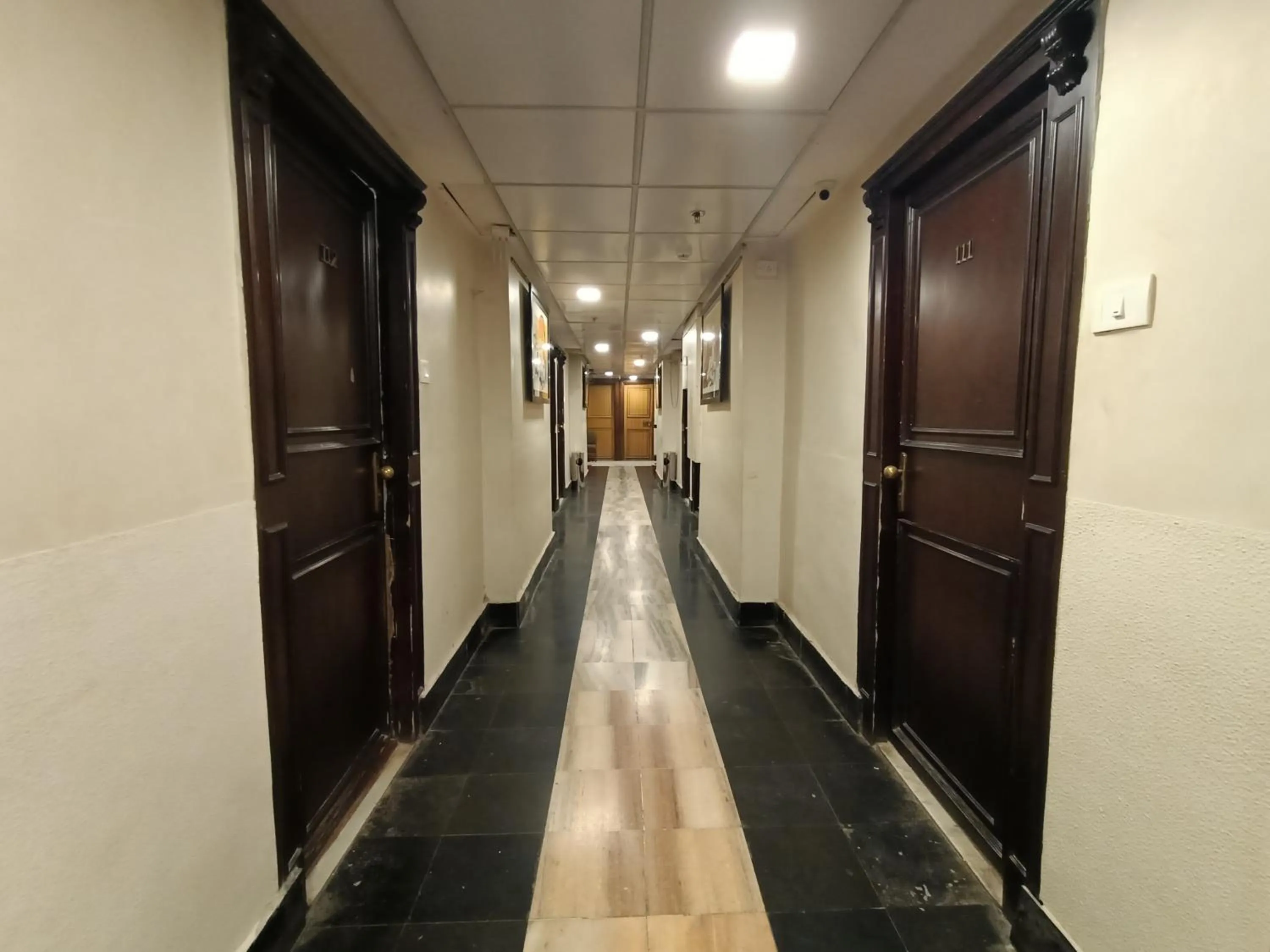 Property building in Hotel Highway Inn Andheri East