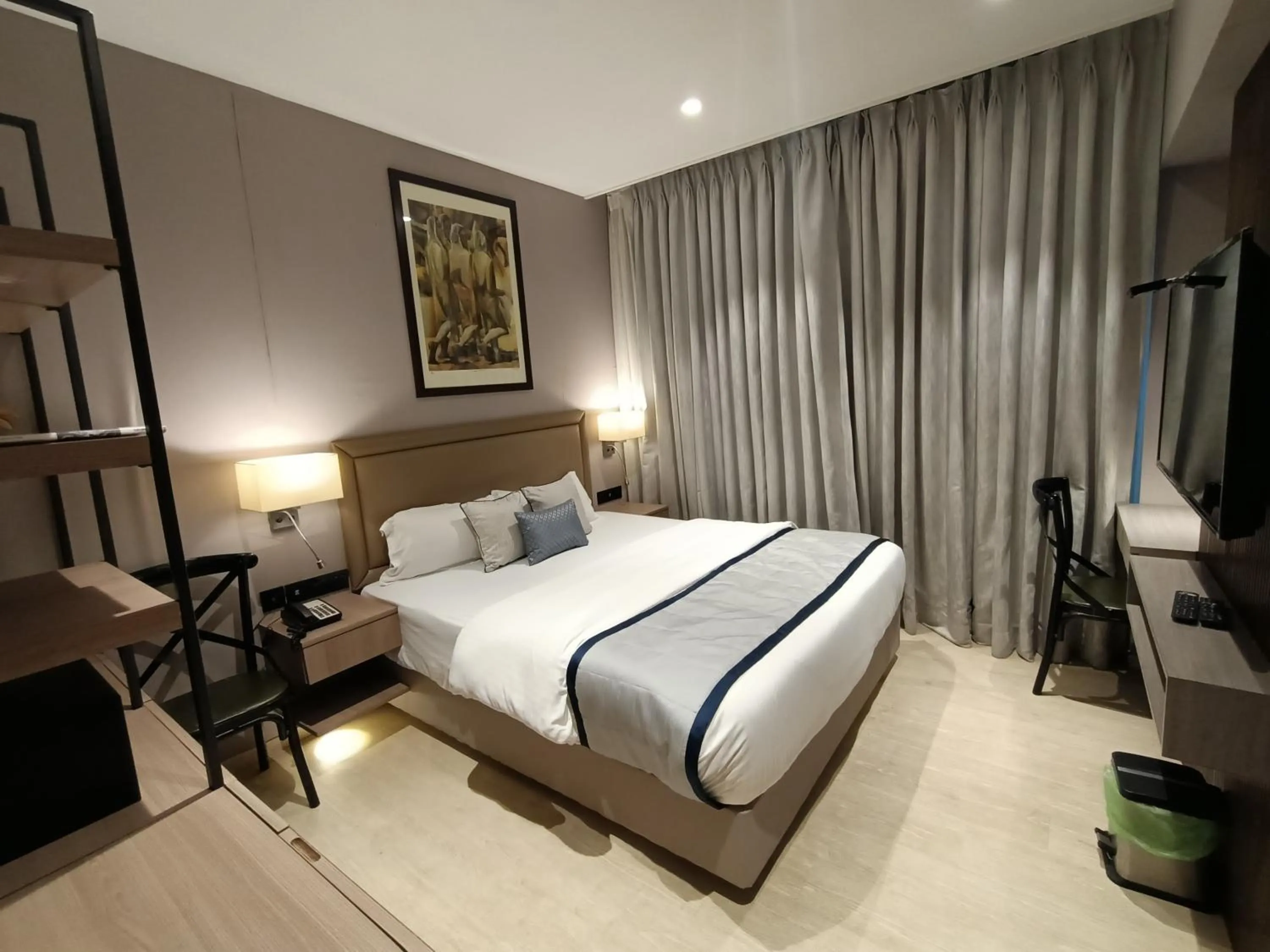 Bedroom, Bed in Hotel Highway Inn Andheri East
