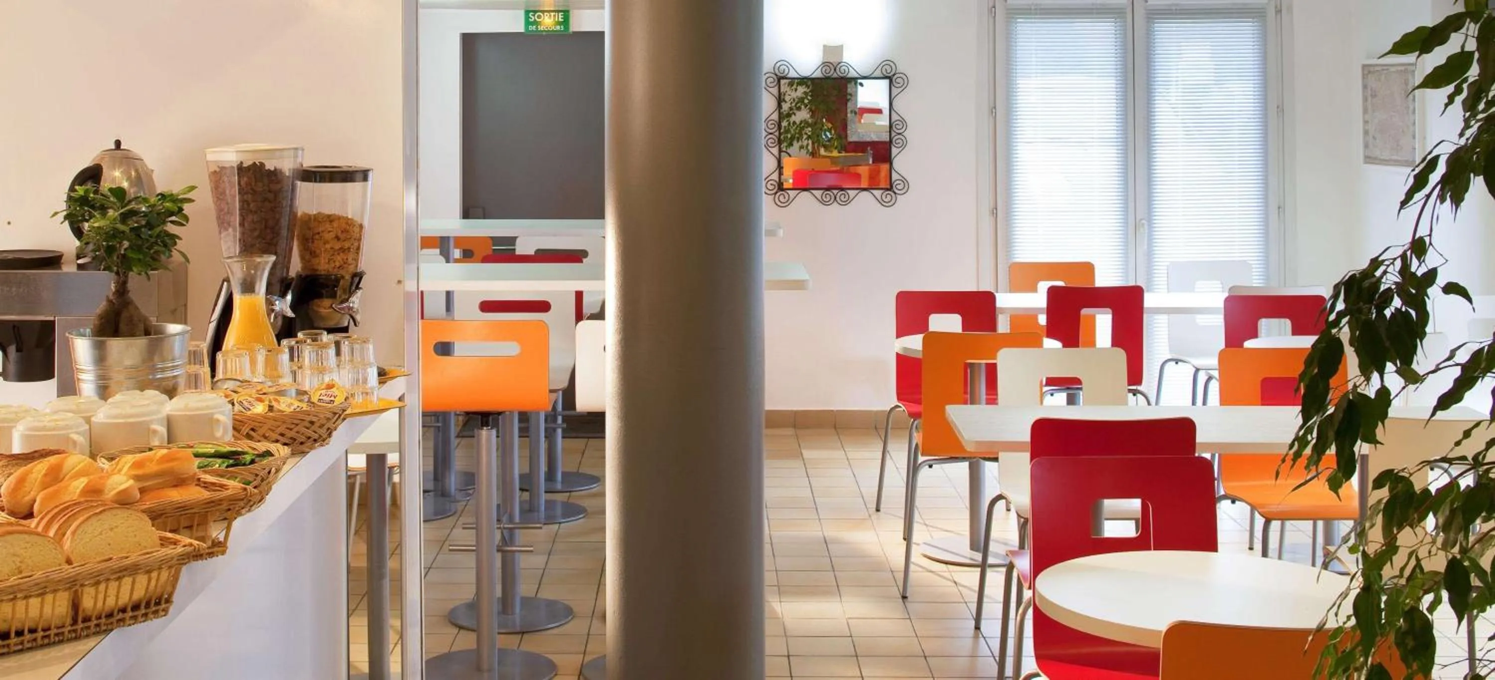 Food in FAST HOTEL Les Ulis - Courtabœuf