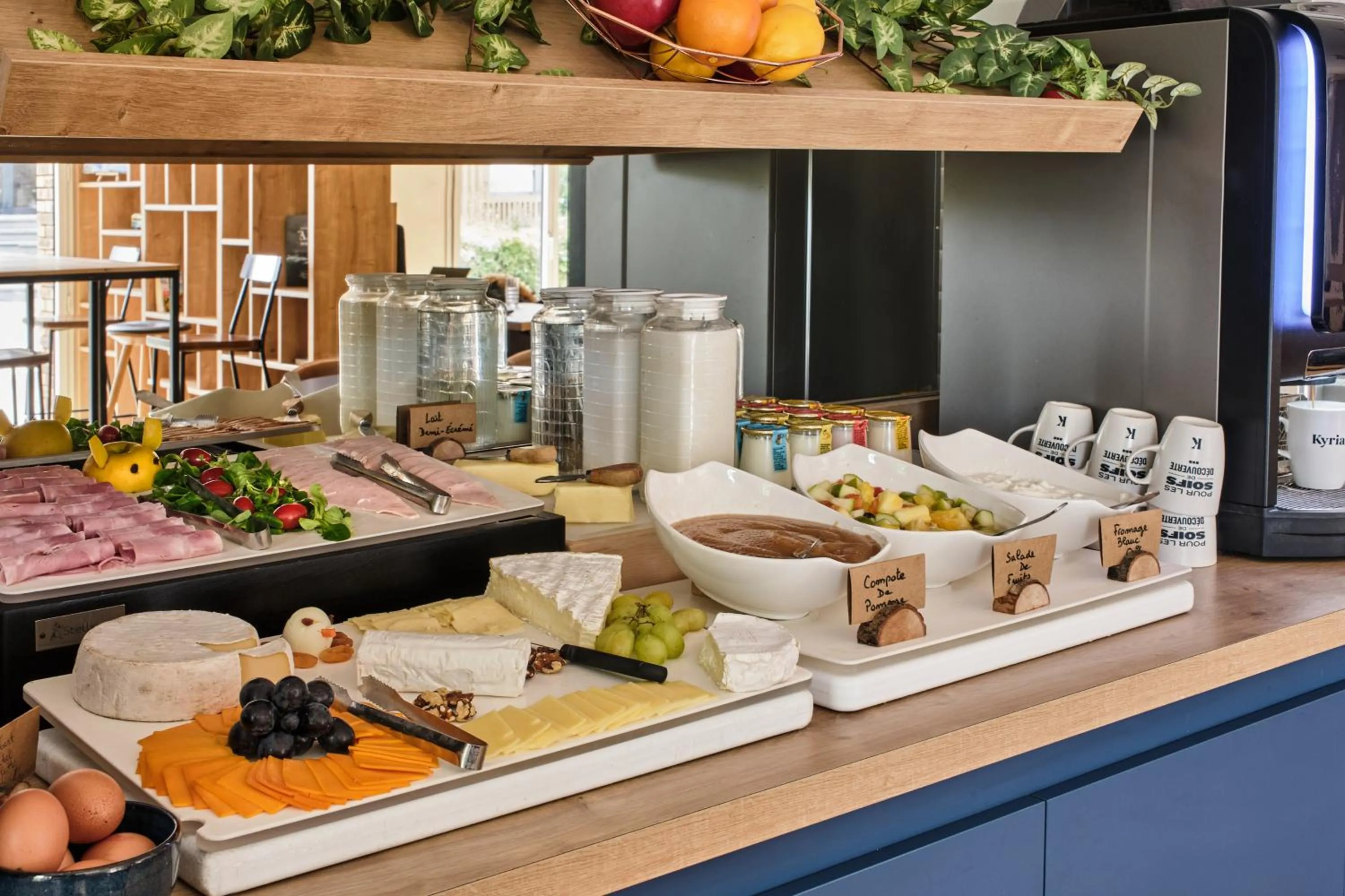 Buffet breakfast in Kyriad Paris Sud Les Ulis Courtaboeuf