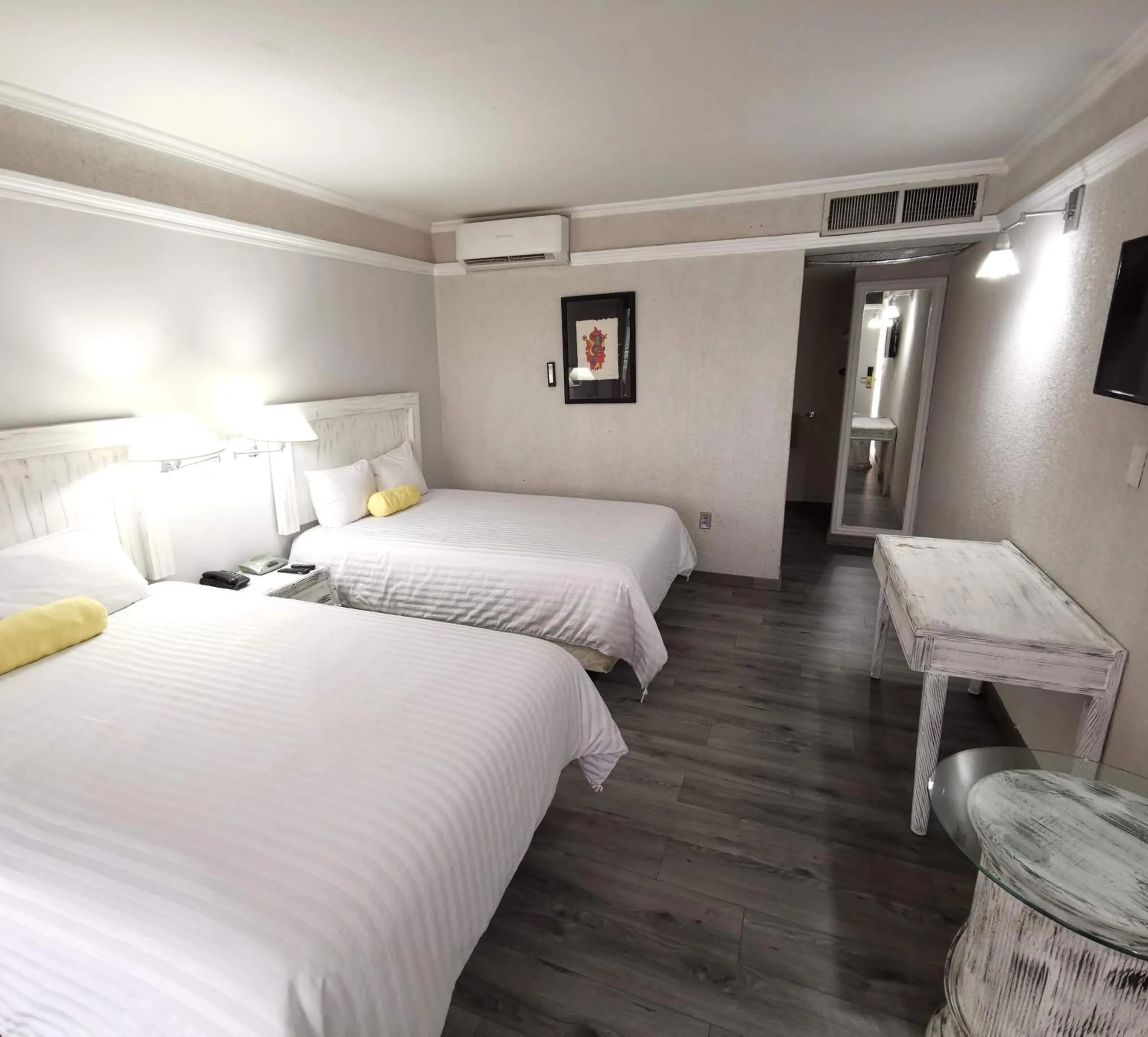 Photo of the whole room, Bed in Paraíso Express