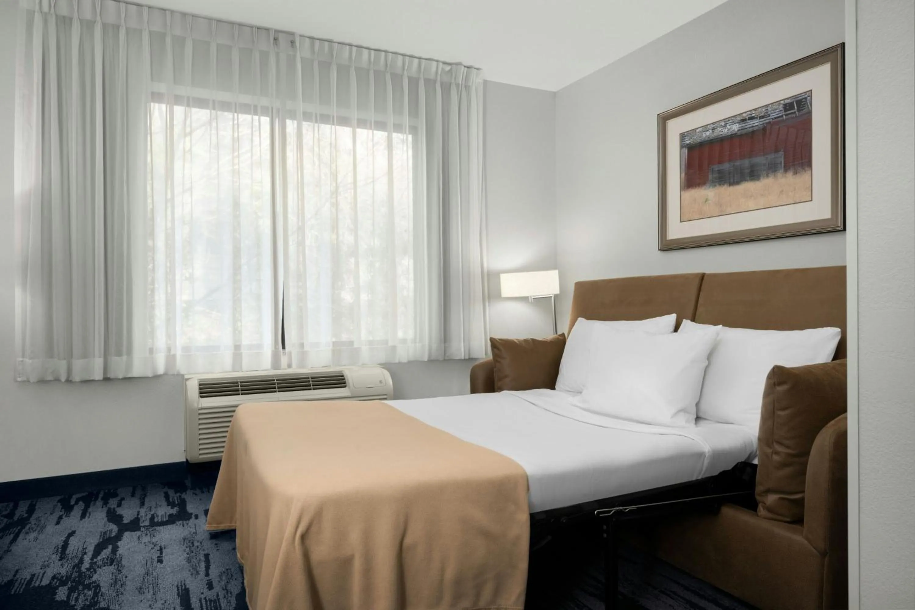 Photo of the whole room, Bed in Fairfield Inn & Suites by Marriott Moscow