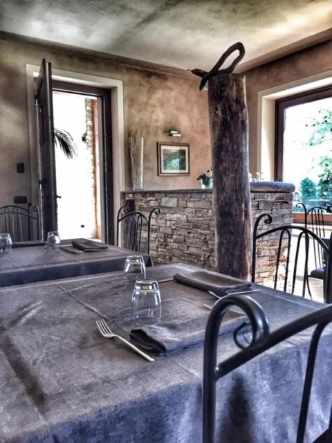 Lounge or bar in Locanda Cà Del Pian