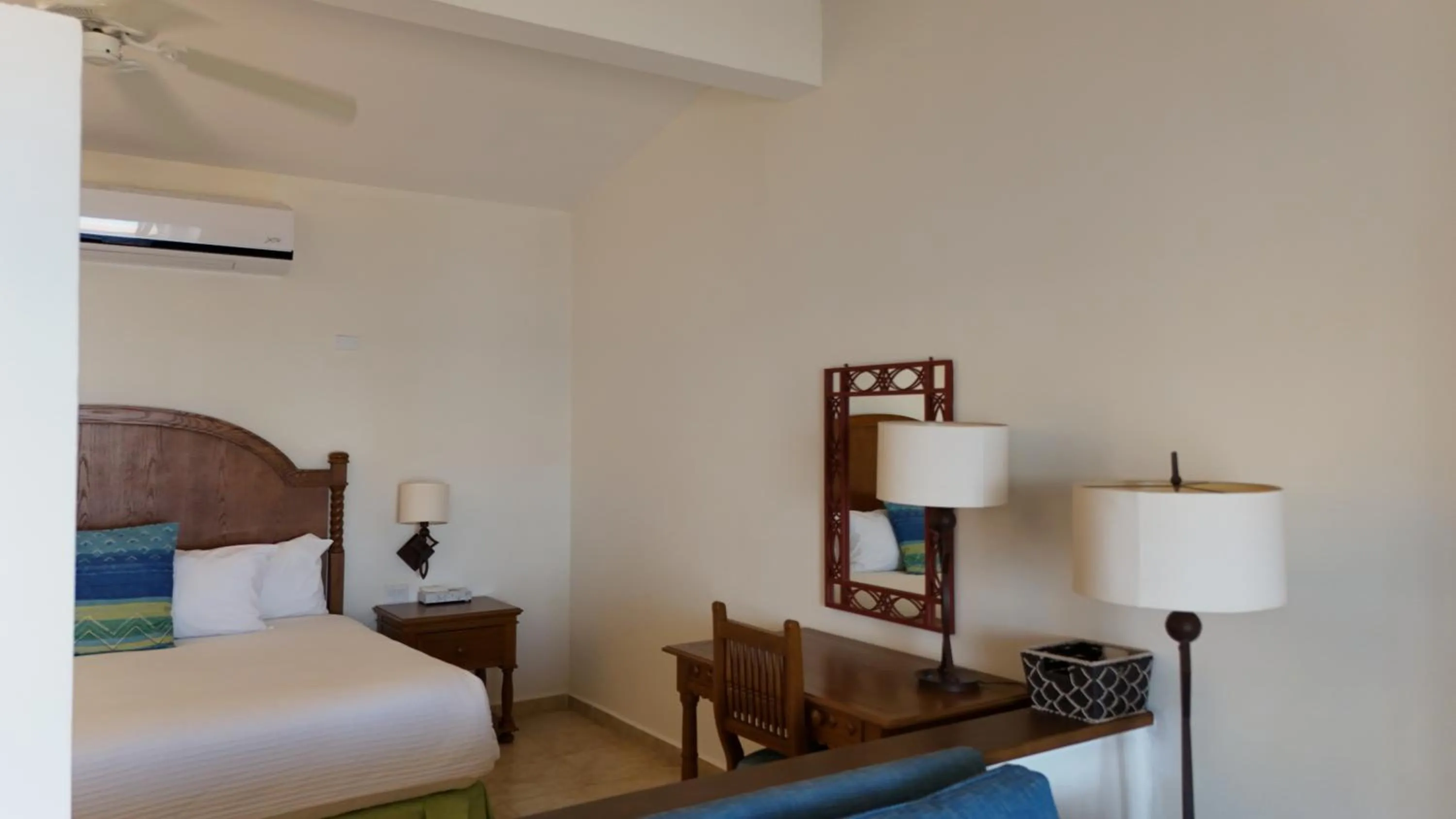 Photo of the whole room, Bed in Punta Pescadero Paradise Hotel & Villas