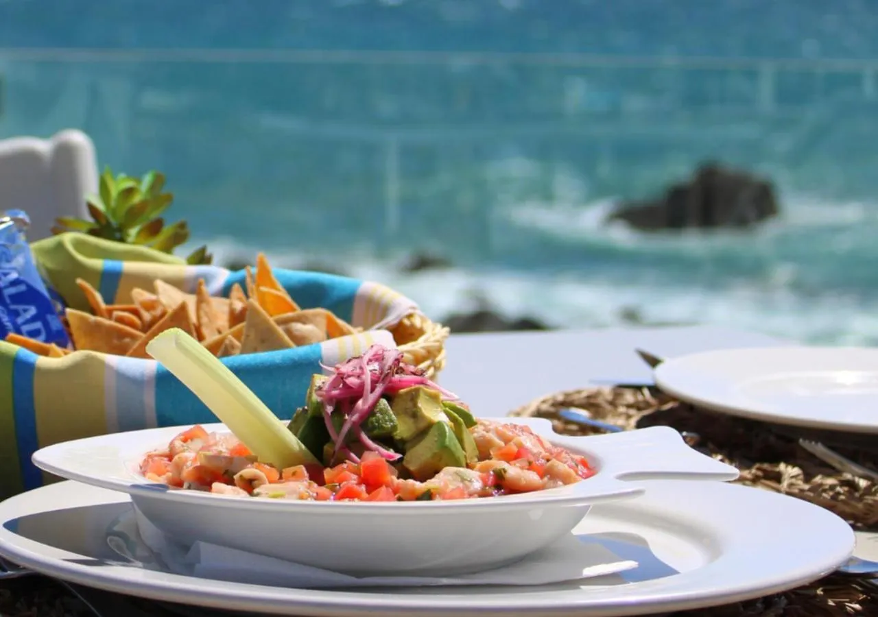 Restaurant/places to eat in Punta Pescadero Paradise Hotel & Villas