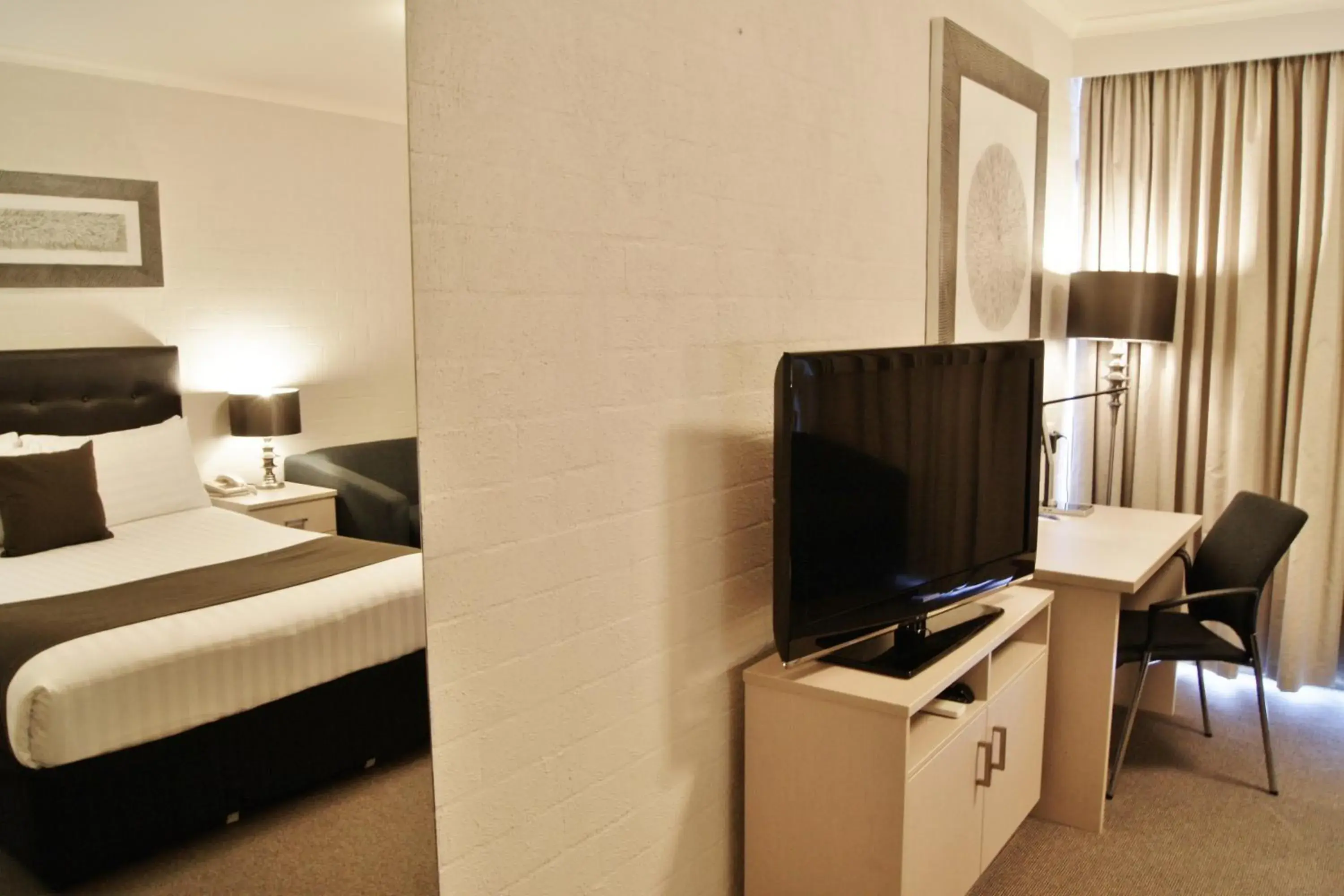 One-Bedroom Deluxe Apartment - Non Pet Friendly in Pavilion Hotel Wagga Wagga One-Bedroom Deluxe Apartment - Non Pet Friendly in Pavilion Hotel Wagga Wagga