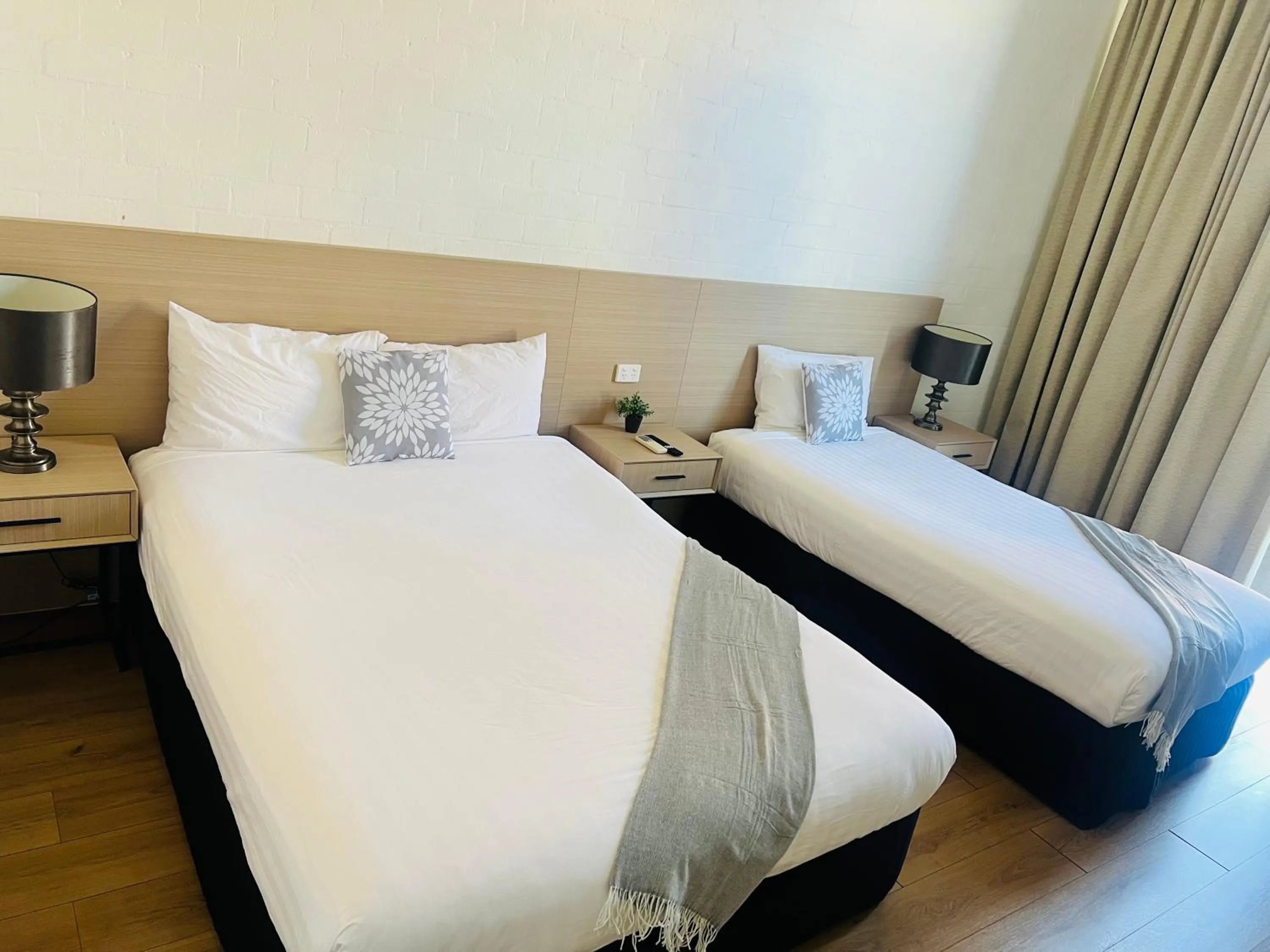 Bed in Pavilion Hotel Wagga Wagga