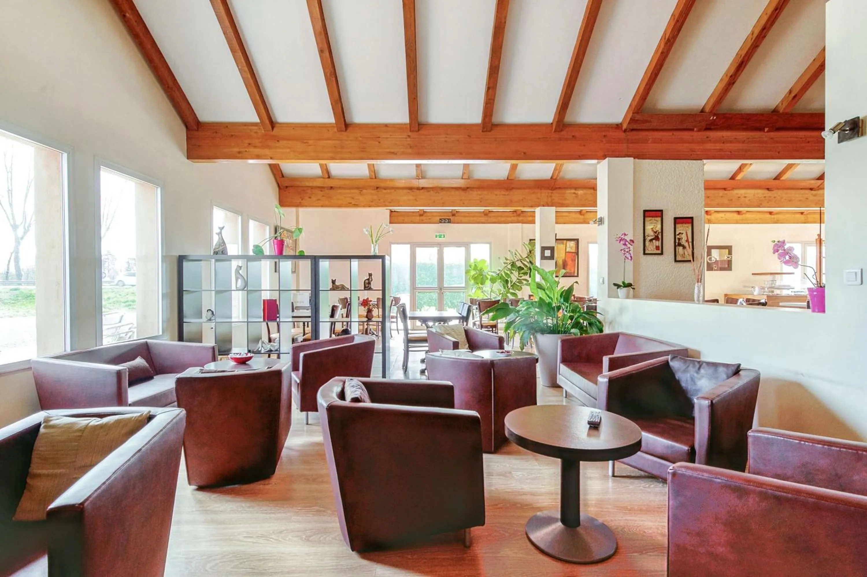 Lobby or reception in Brit Hotel Confort Castres