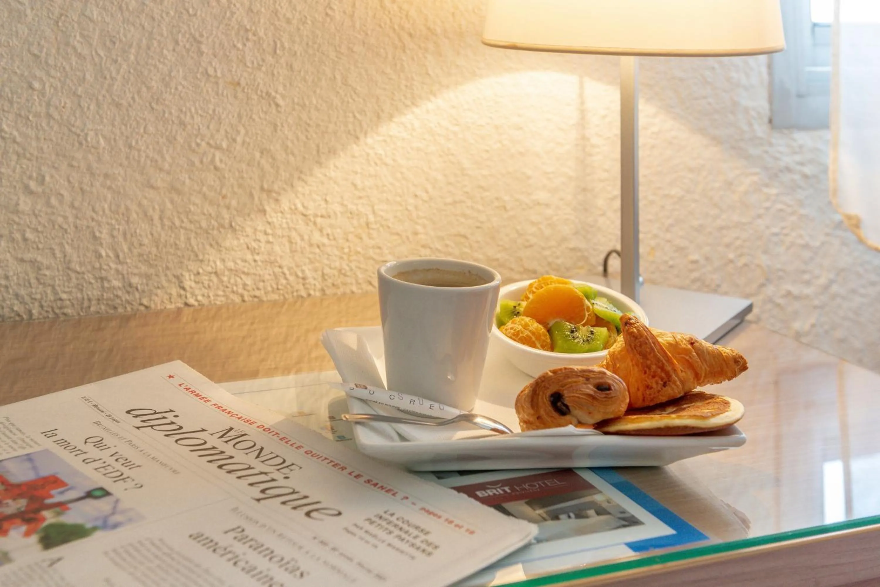 Coffee/tea facilities in Brit Hotel Confort Castres