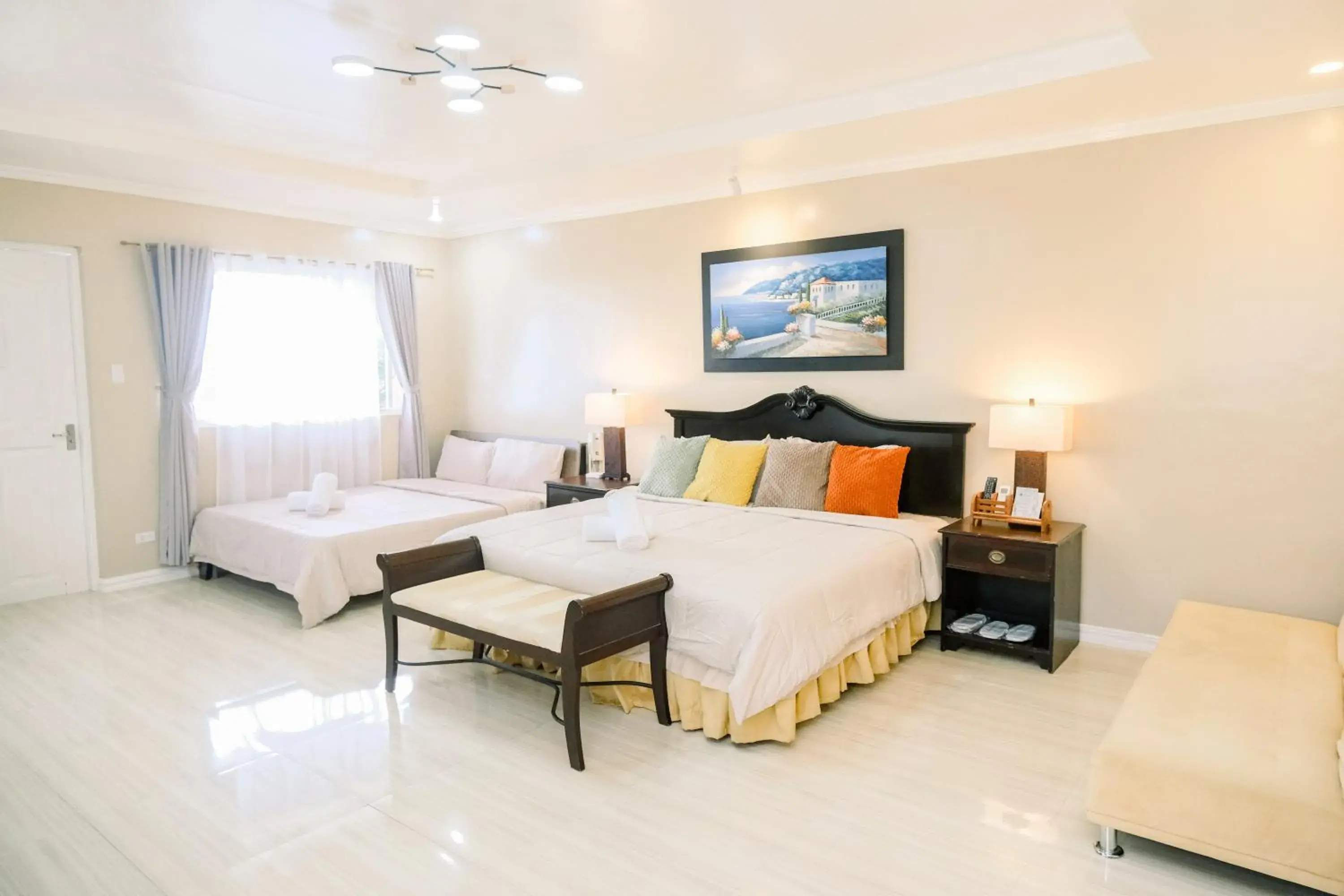 Taal View - Family Room in Villa Marinelli Bed and Breakfast Taal View - Family Room in Villa Marinelli Bed and Breakfast