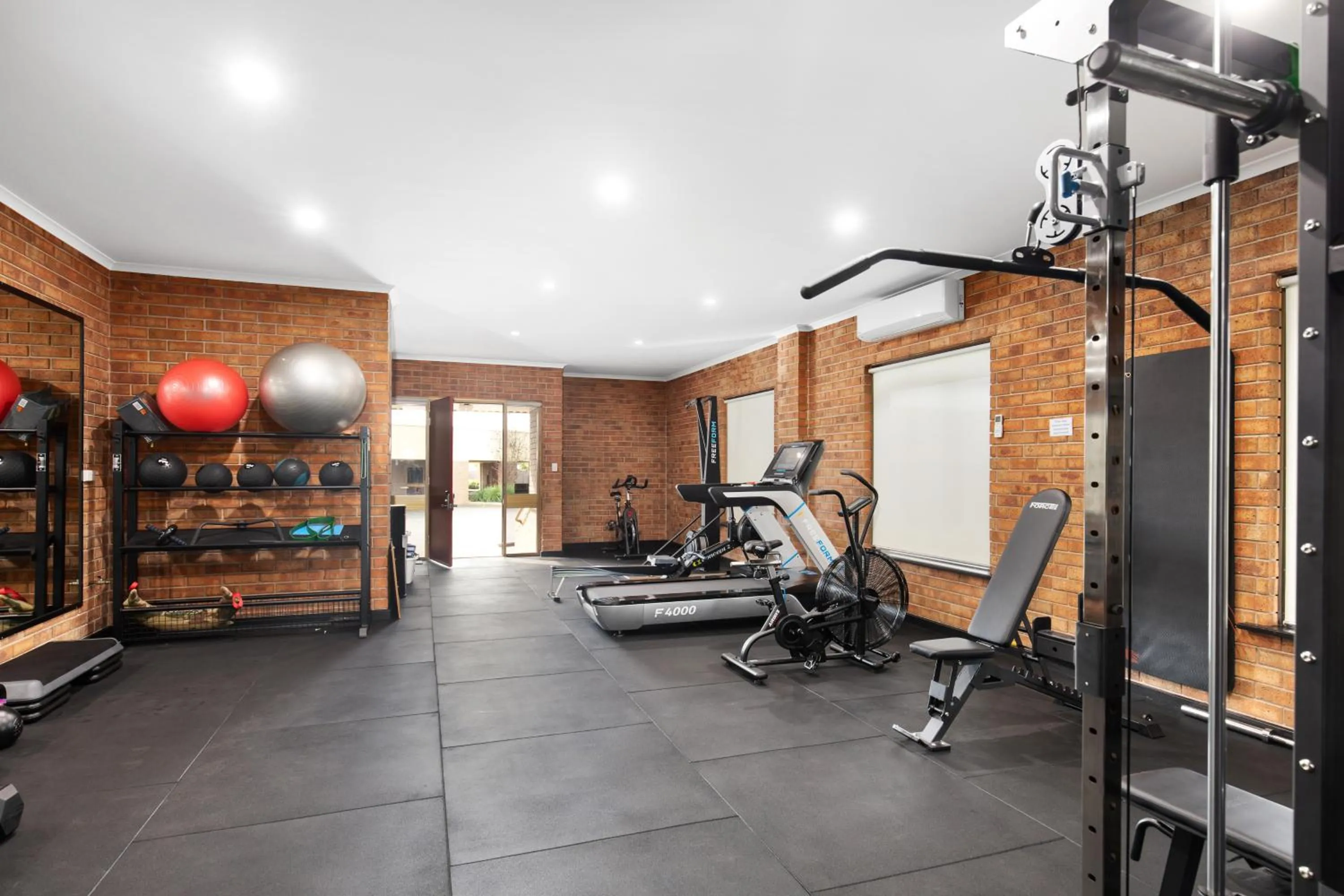 Fitness centre/facilities in Presidential Motel