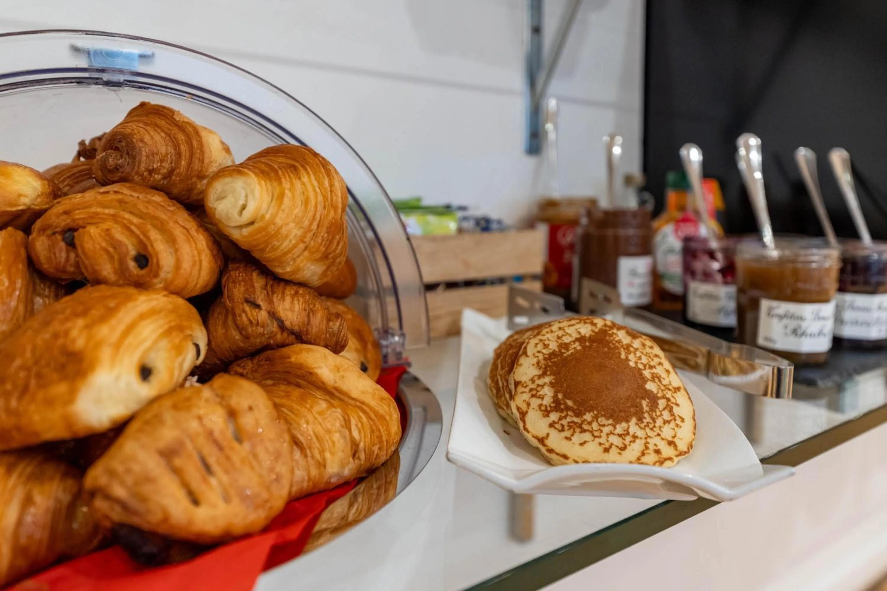 Breakfast in Hotel George - Astotel